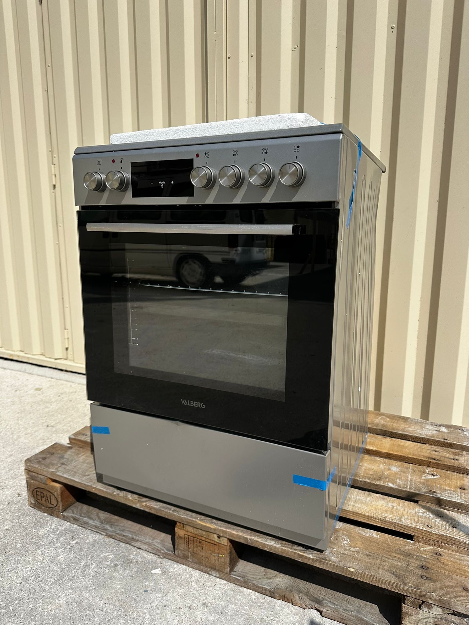 Cuisinière Vitrocéramique VALBERG 4 Foyers NEUVE ( Avec Défaut d’Aspect ) GARANTIE 1 AN