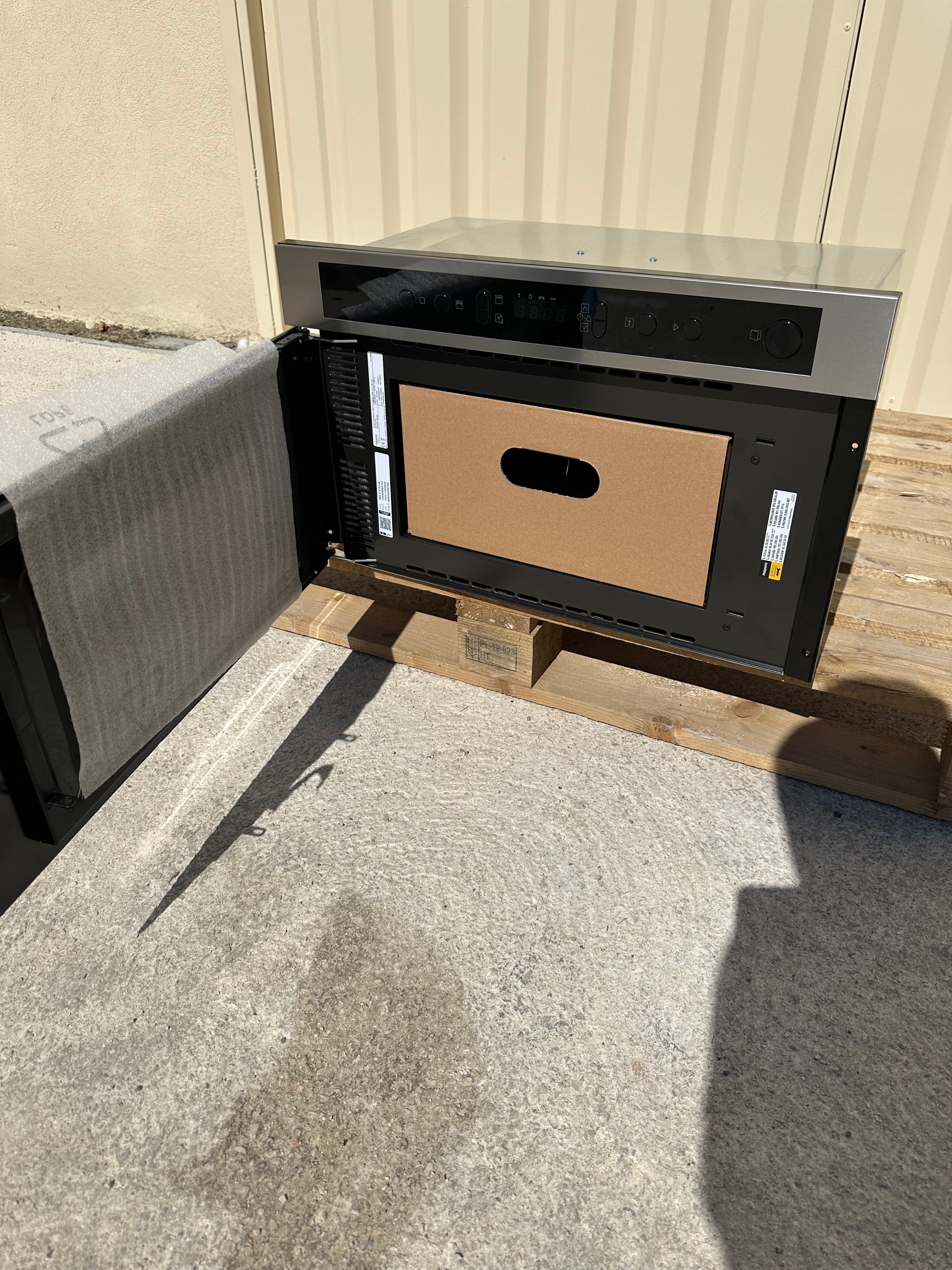 Micro-Ondes Encastrable HOTPOINT-ARISTON Neuf ( Avec Défaut d’Aspect ) GARANTIE 1 AN