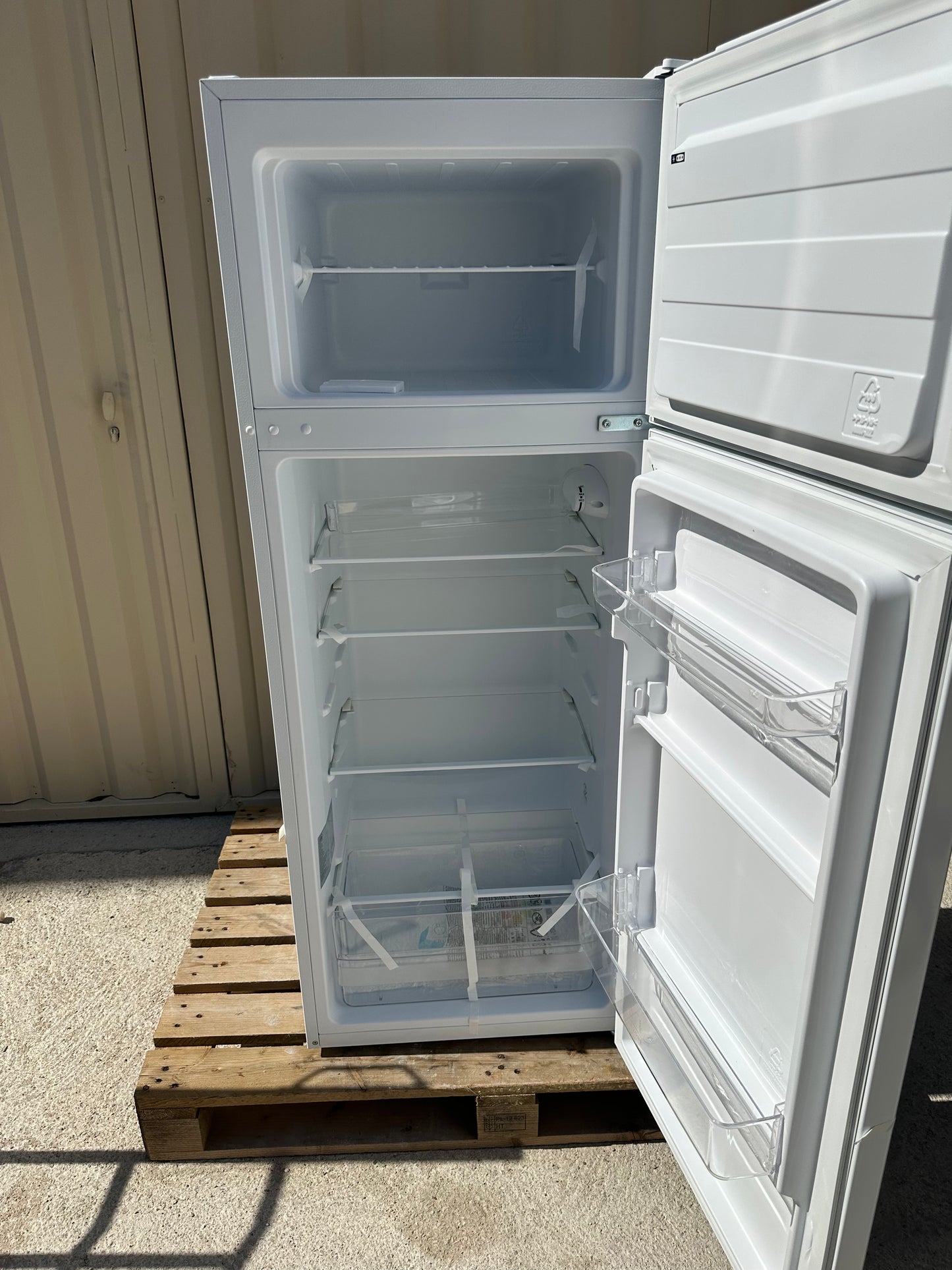 Frigo Combiné LISTO Petit Format NEUF ( Avec Défaut d’Aspect ) GARANTIE 1 AN