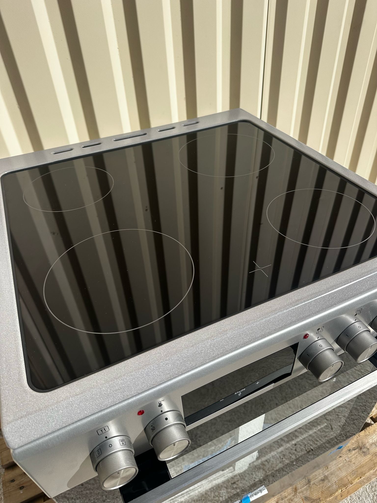 Cuisinière Vitrocéramique VALBERG 4 Foyers NEUVE ( Jamais Servie ) GARANTIE 1 AN