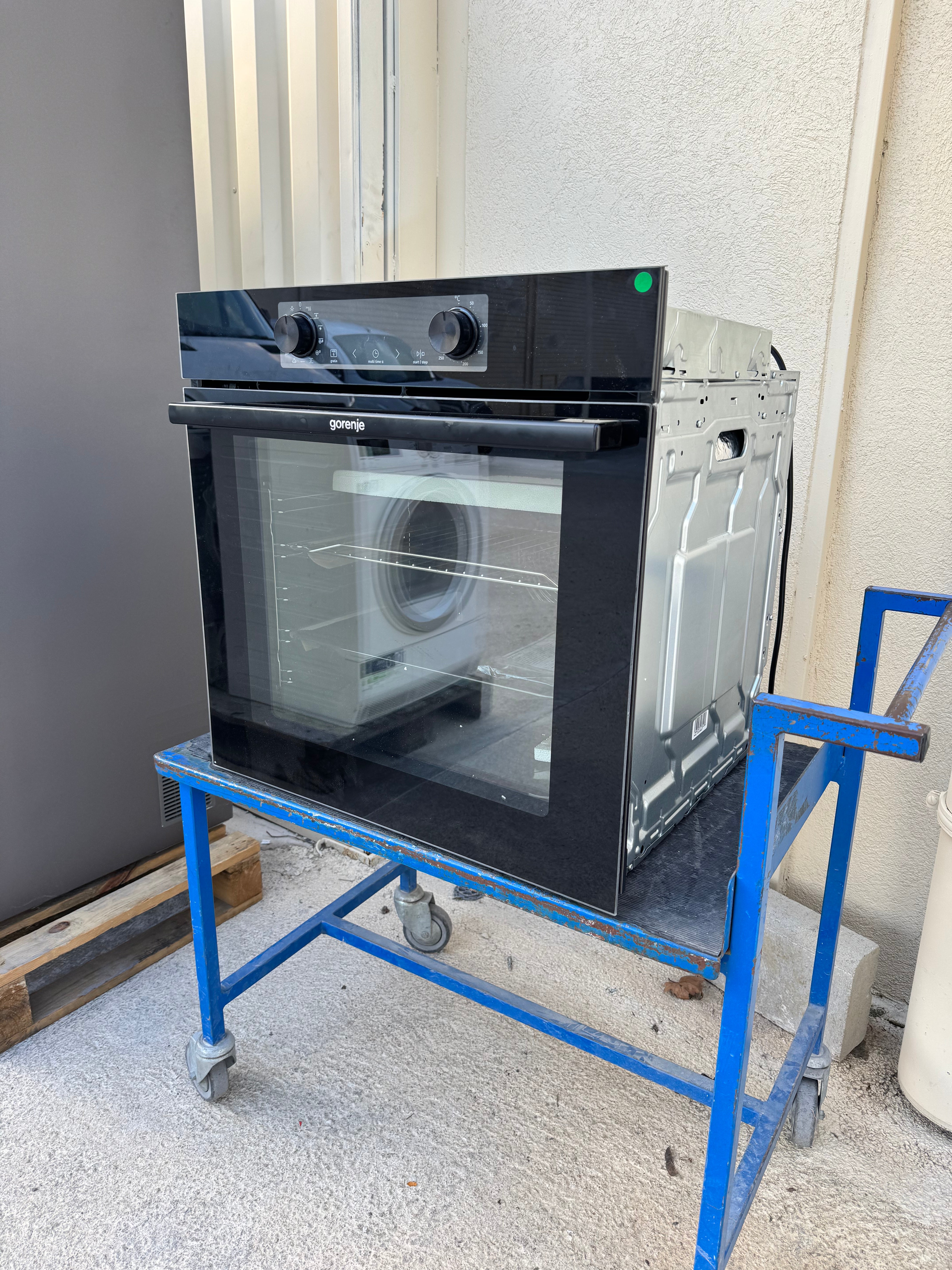 Four Encastrable GORENJE Pyrolyse Neuf ( Jamais Servi ) GARANTIE 1 AN