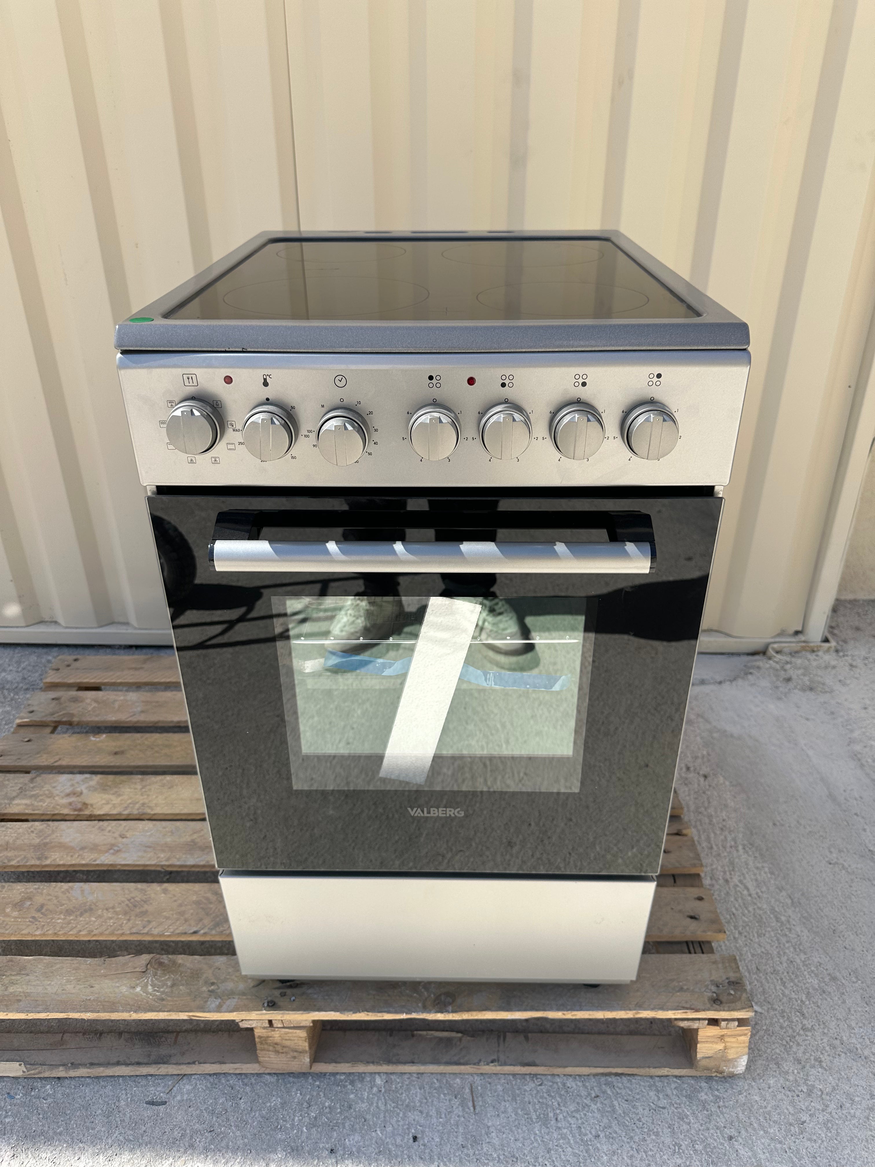 Cuisinière Vitrocéramique VALBERG 4 Foyers NEUVE ( Jamais Servie ) GARANTIE 1 AN