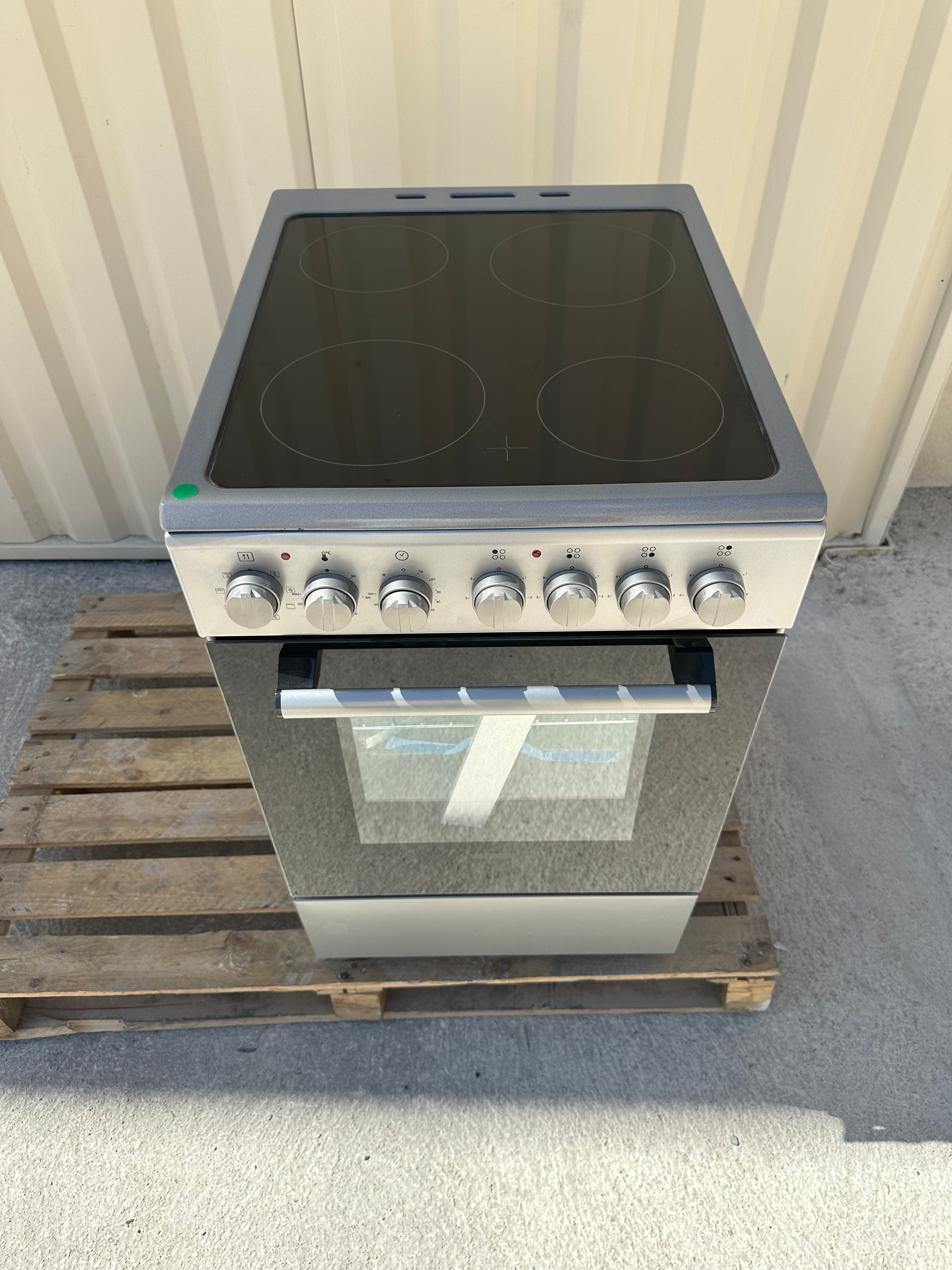 Cuisinière Vitrocéramique VALBERG 4 Foyers NEUVE ( Jamais Servie ) GARANTIE 1 AN