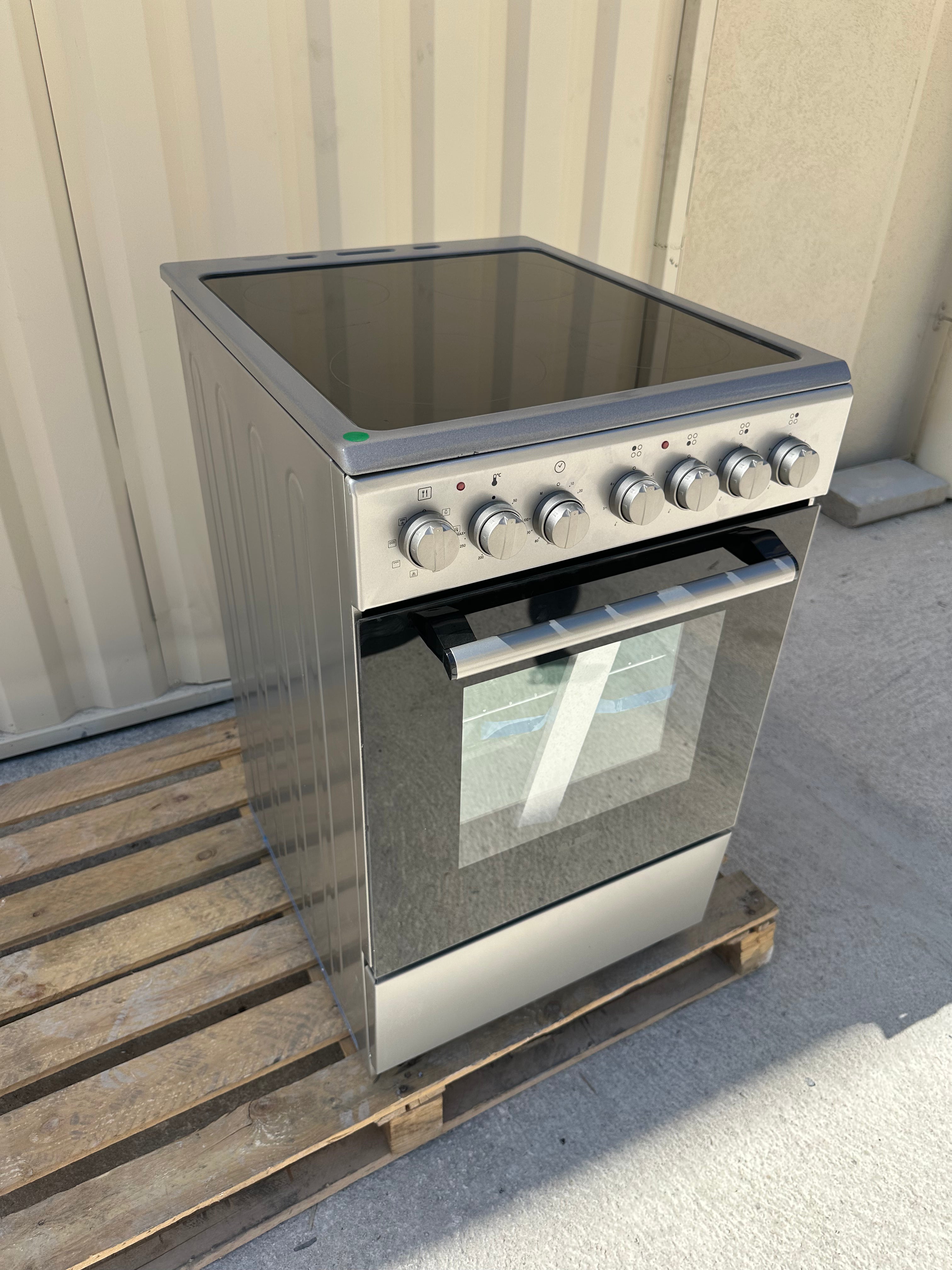 Cuisinière Vitrocéramique VALBERG 4 Foyers NEUVE ( Jamais Servie ) GARANTIE 1 AN