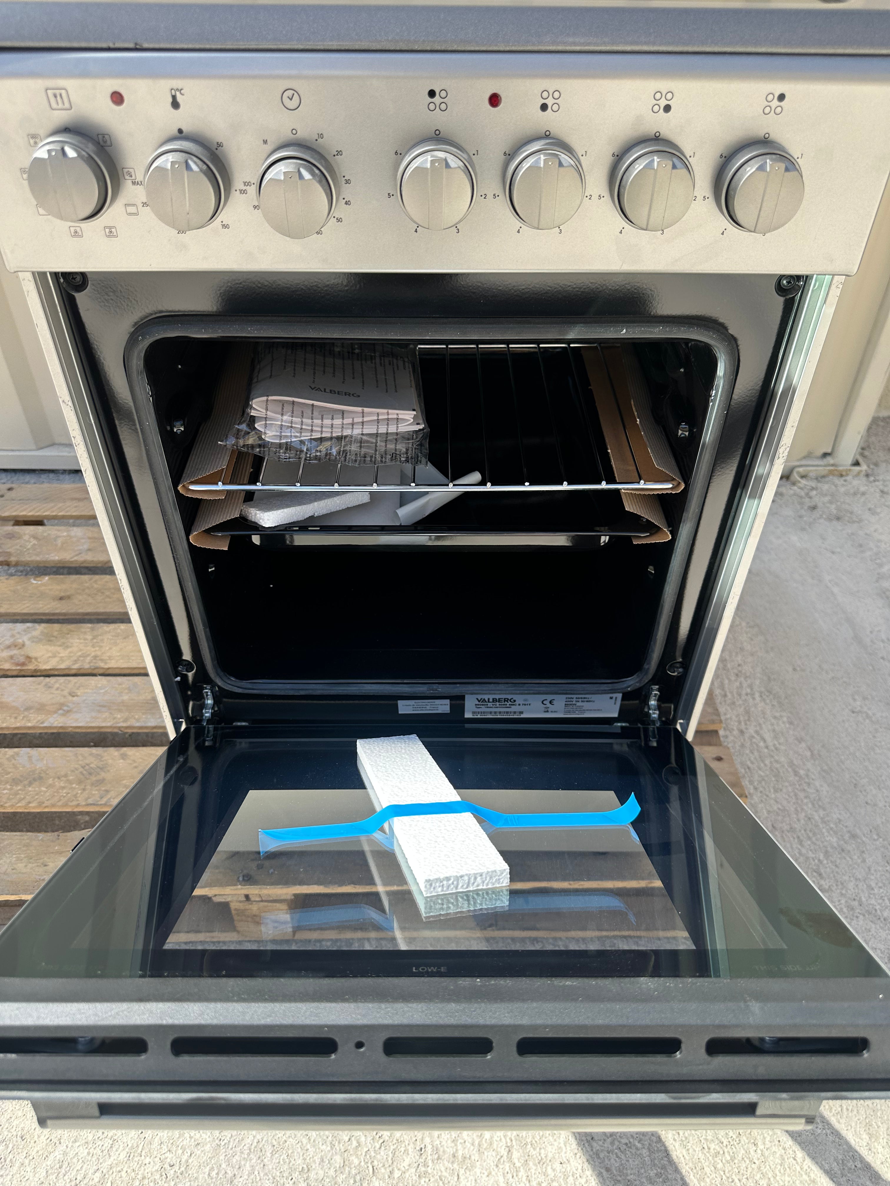 Cuisinière Vitrocéramique VALBERG 4 Foyers NEUVE ( Jamais Servie ) GARANTIE 1 AN