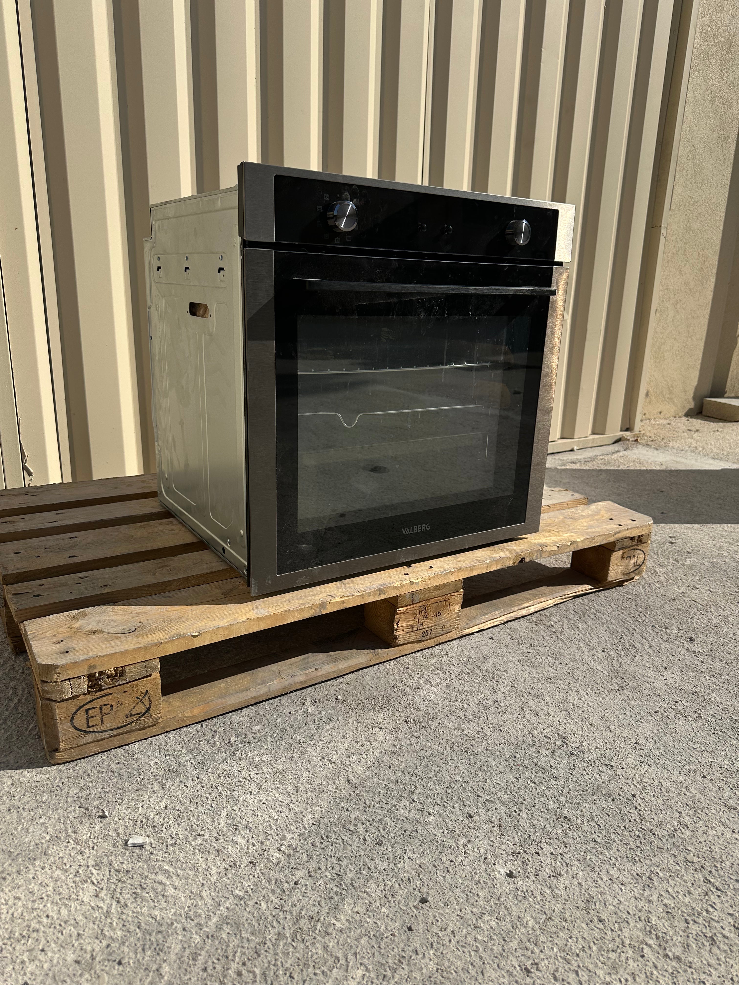 Four Encastrable VALBERG Avec Catalyse NEUF ( Jamais Servi ) GARANTIE 1 AN