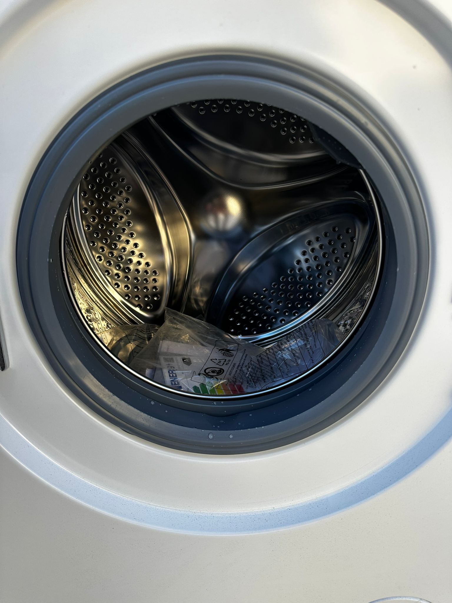 Lave-Linge VALBERG 8 Kg NEUF ( Avec Défaut d’Aspect ) GARANTIE 1 AN