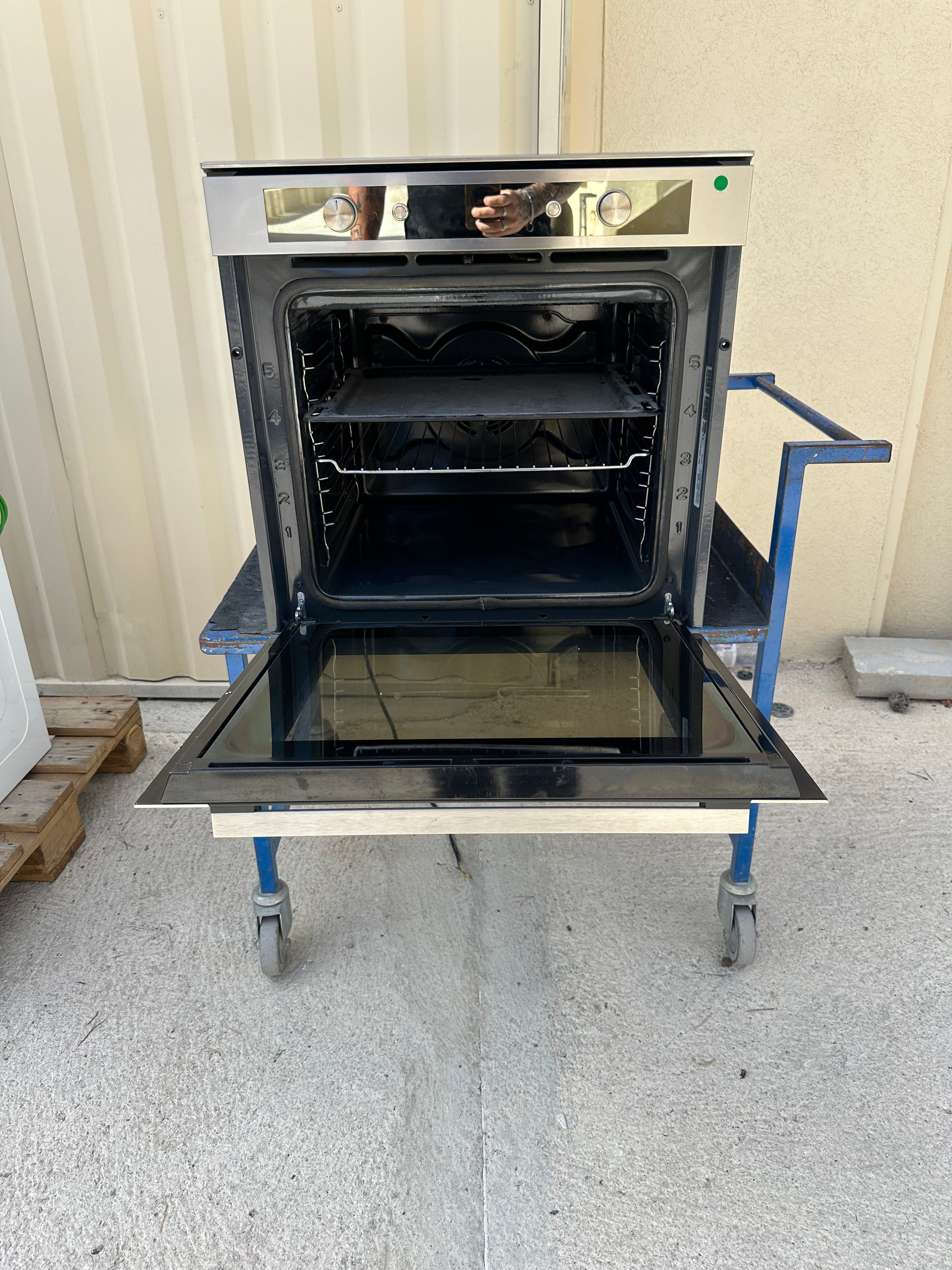 Four Encastrable WHIRLPOOL Pyrolyse GARANTIE 1 AN