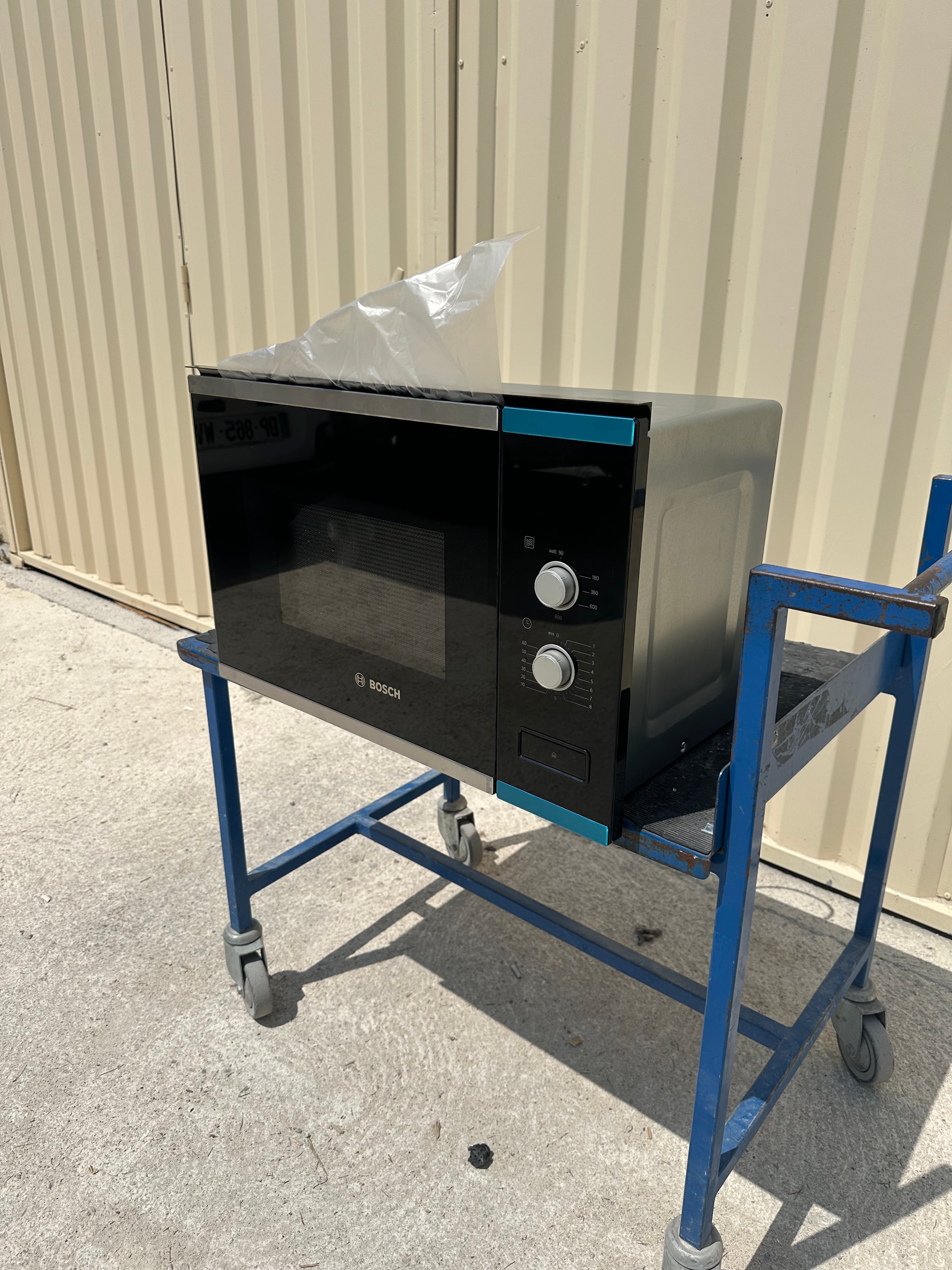 Micro-Onde Encastrable BOSCH Neuf ( Jamais Servi ) GARANTIE 2 ANS