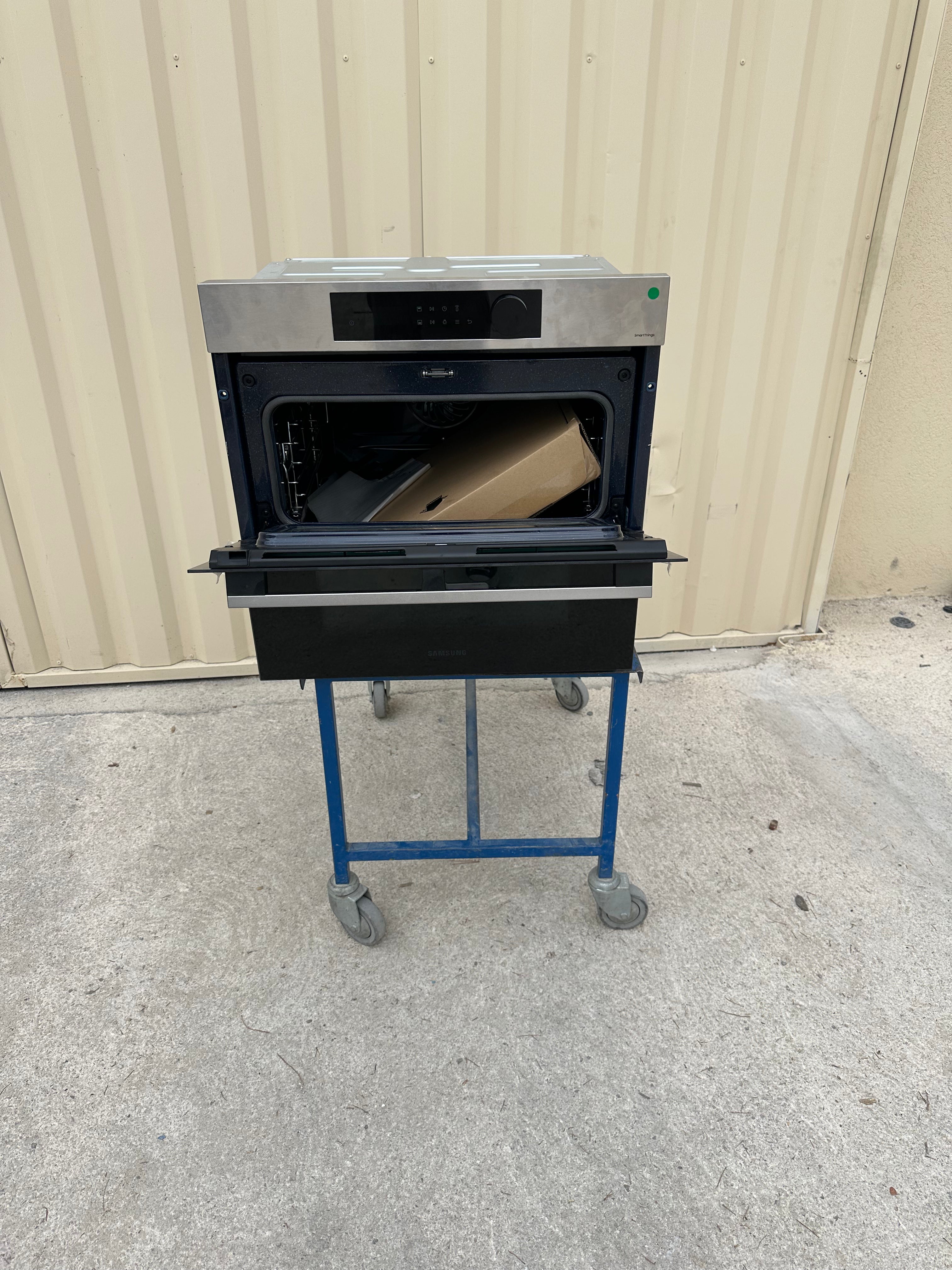 Four Encastrable SAMSUNG Dual Cook Pyrolyse NEUF ( Jamais Servi ) GARANTIE 2 ANS