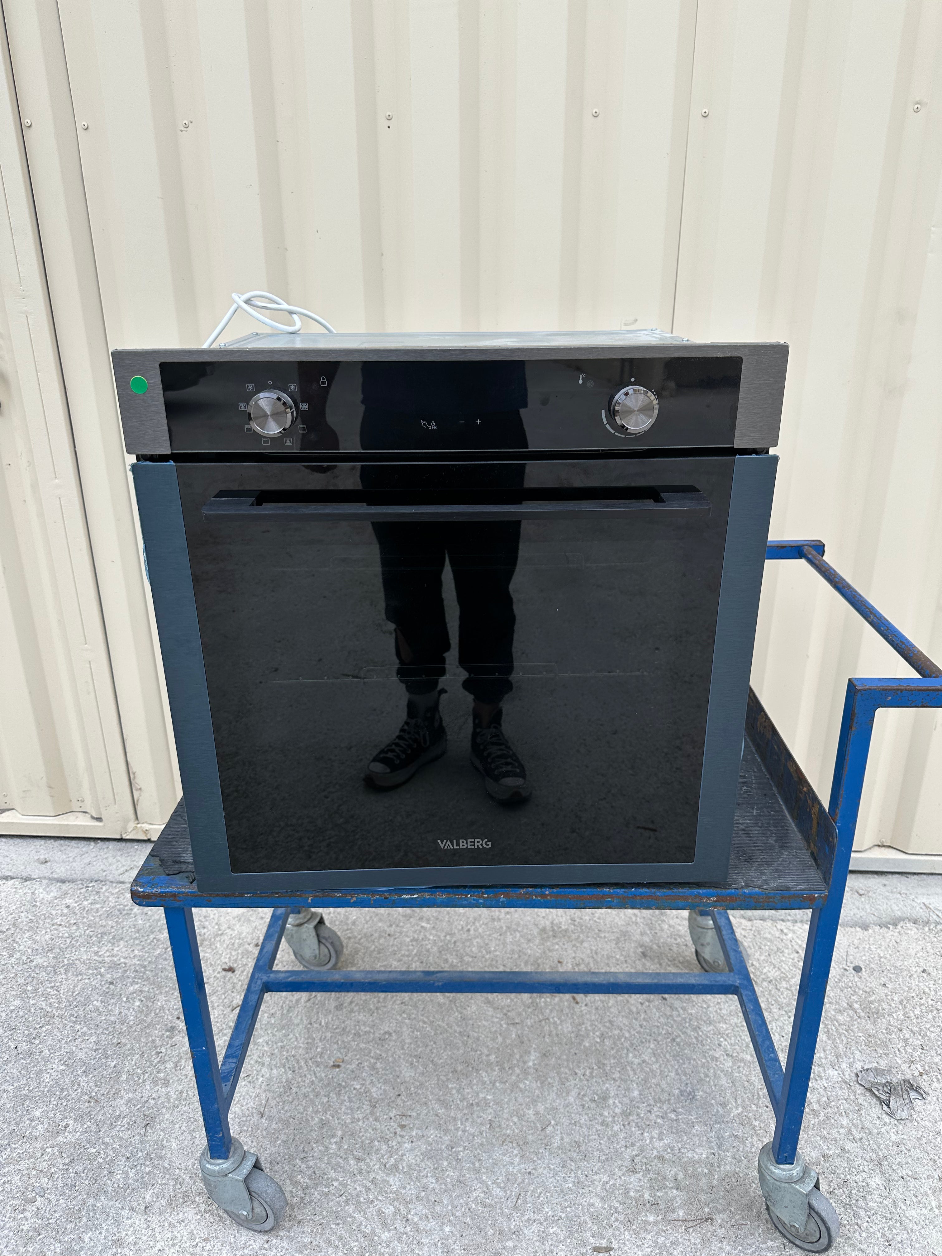 Four Encastrable VALBERG Avec Pyrolyse NEUF ( Jamais Servi ) GARANTIE 1 AN