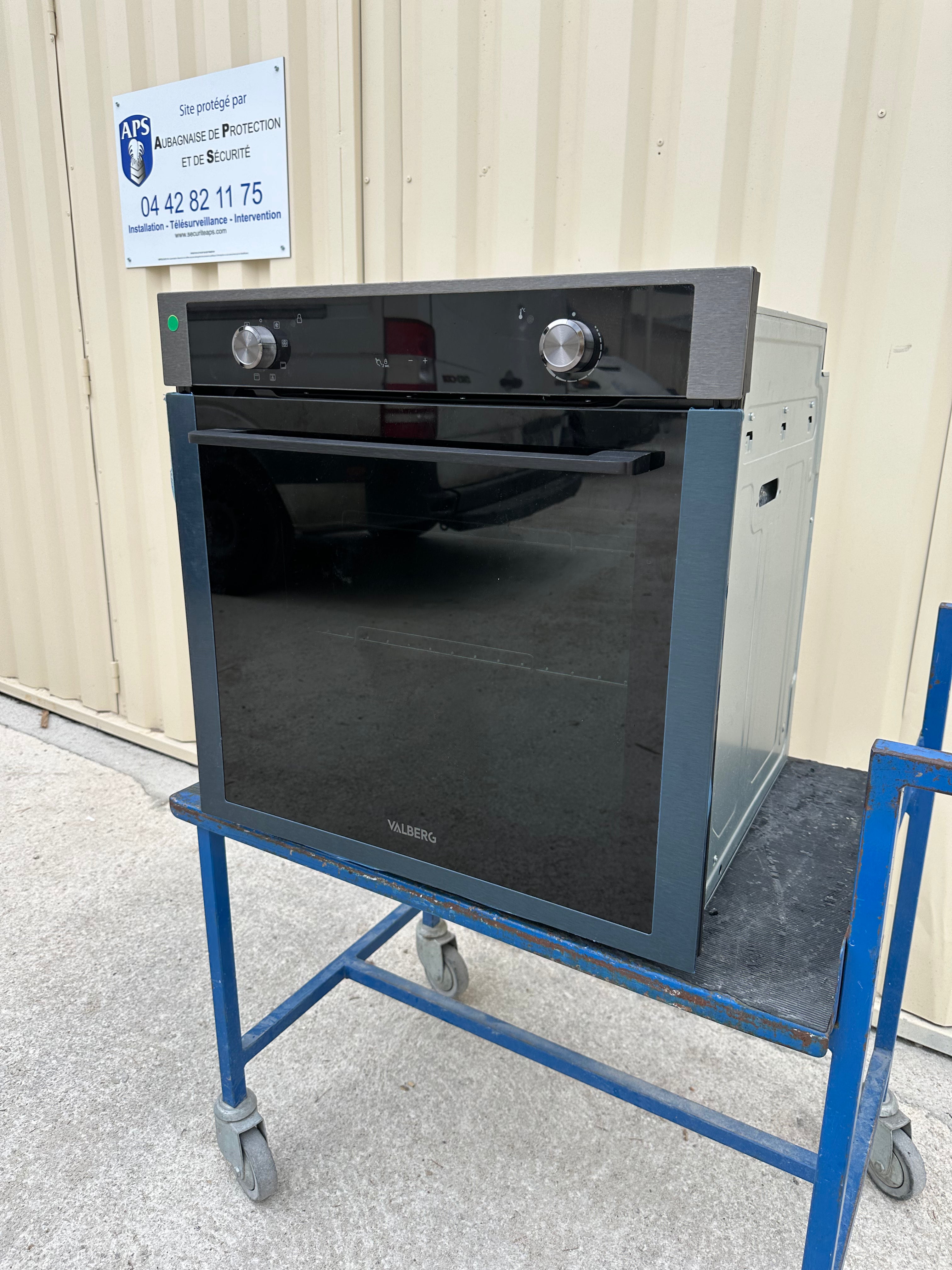 Four Encastrable VALBERG Avec Pyrolyse NEUF ( Jamais Servi ) GARANTIE 1 AN