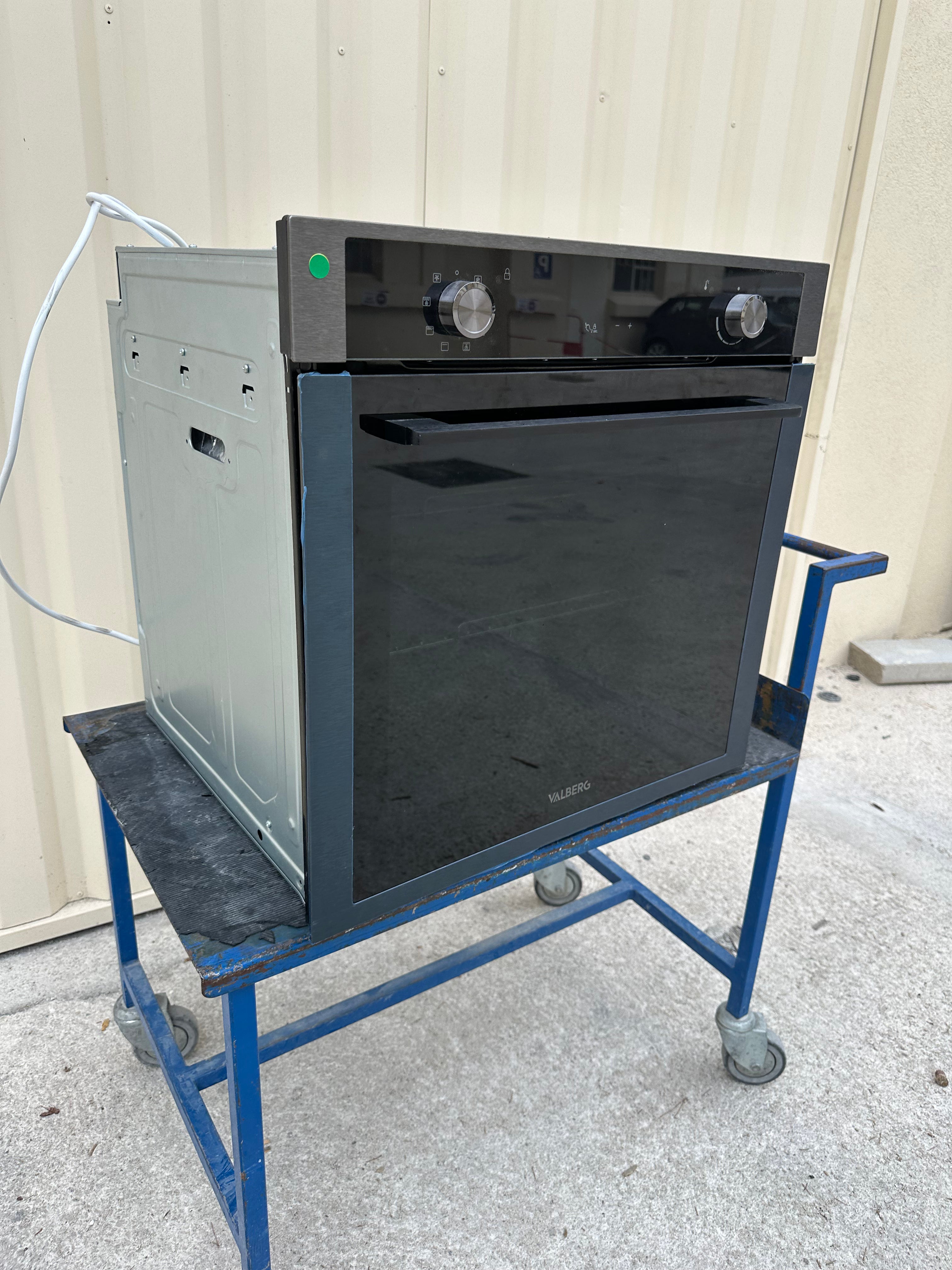 Four Encastrable VALBERG Avec Pyrolyse NEUF ( Jamais Servi ) GARANTIE 1 AN