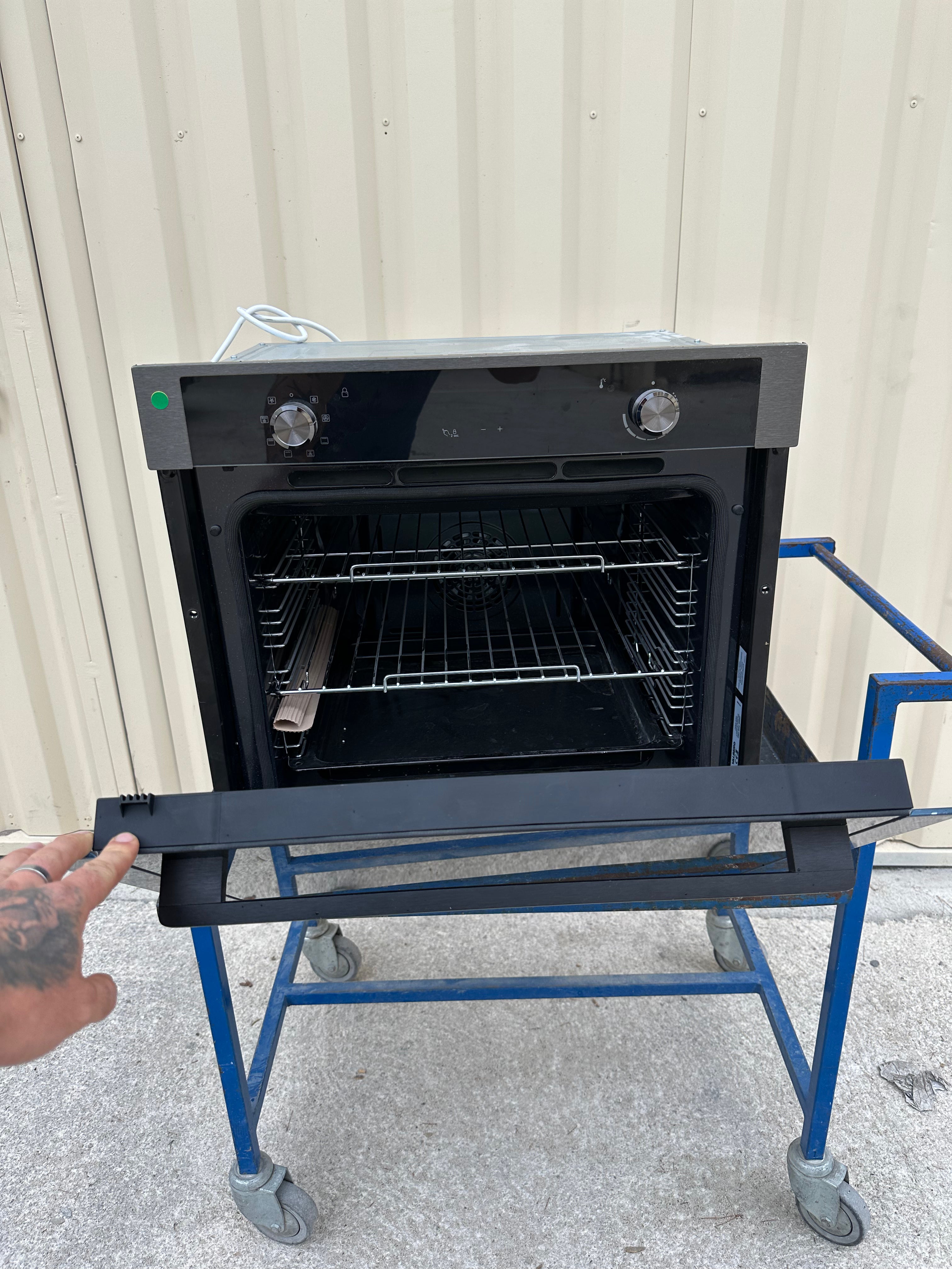 Four Encastrable VALBERG Avec Pyrolyse NEUF ( Jamais Servi ) GARANTIE 1 AN