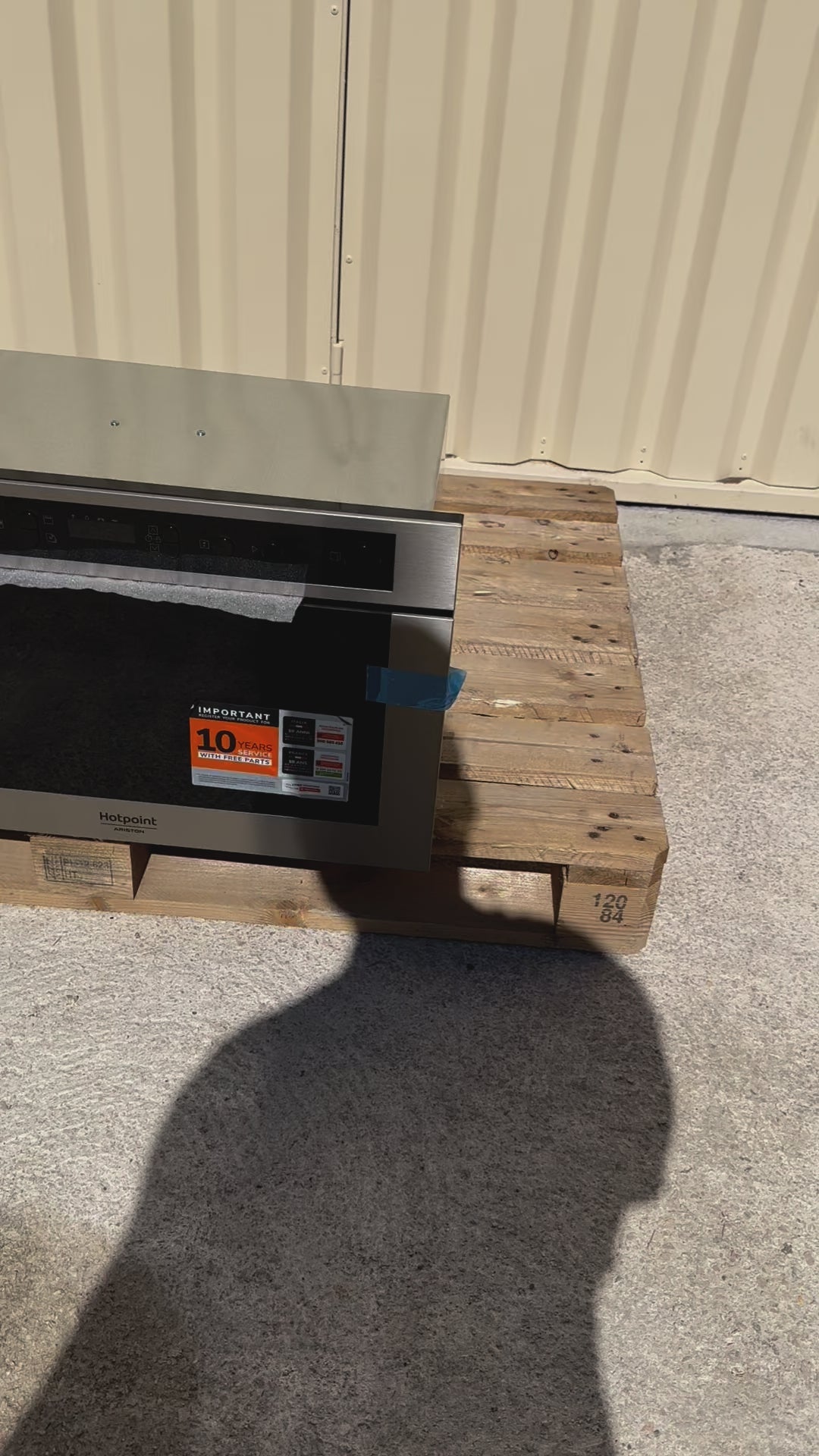 Charger la vidéo : Micro-Ondes Encastrable HOTPOINT-ARISTON Neuf ( Avec Défaut d’Aspect ) GARANTIE 1 AN