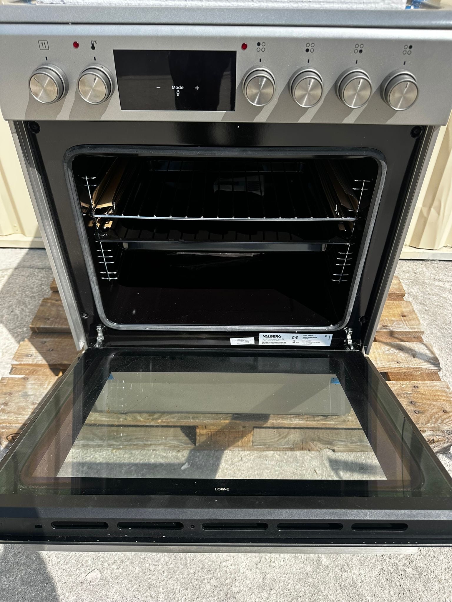Cuisinière Vitrocéramique VALBERG 4 Foyers NEUVE ( Avec Défaut d’Aspect ) GARANTIE 1 AN