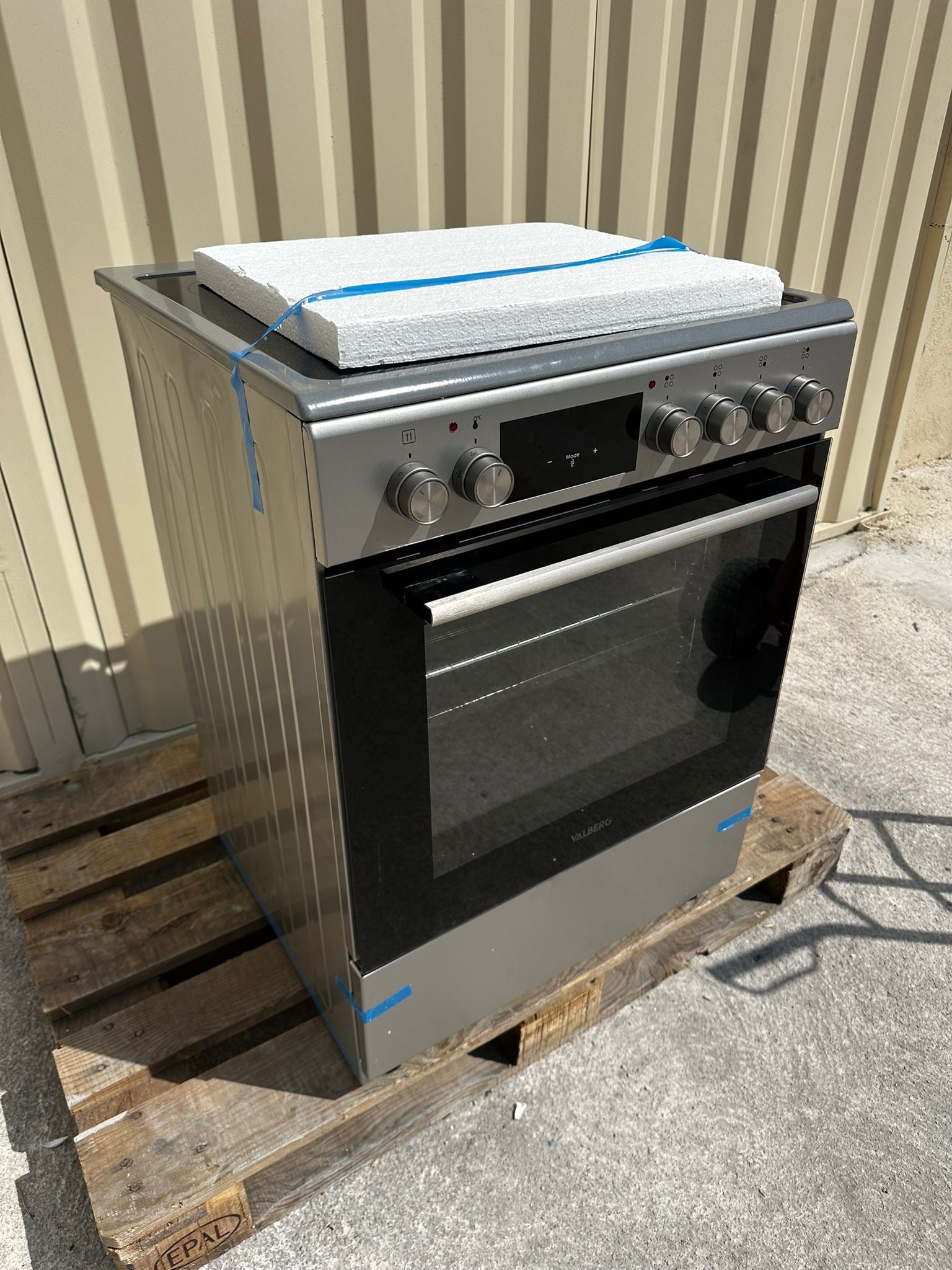 Cuisinière Vitrocéramique VALBERG 4 Foyers NEUVE ( Avec Défaut d’Aspect ) GARANTIE 1 AN