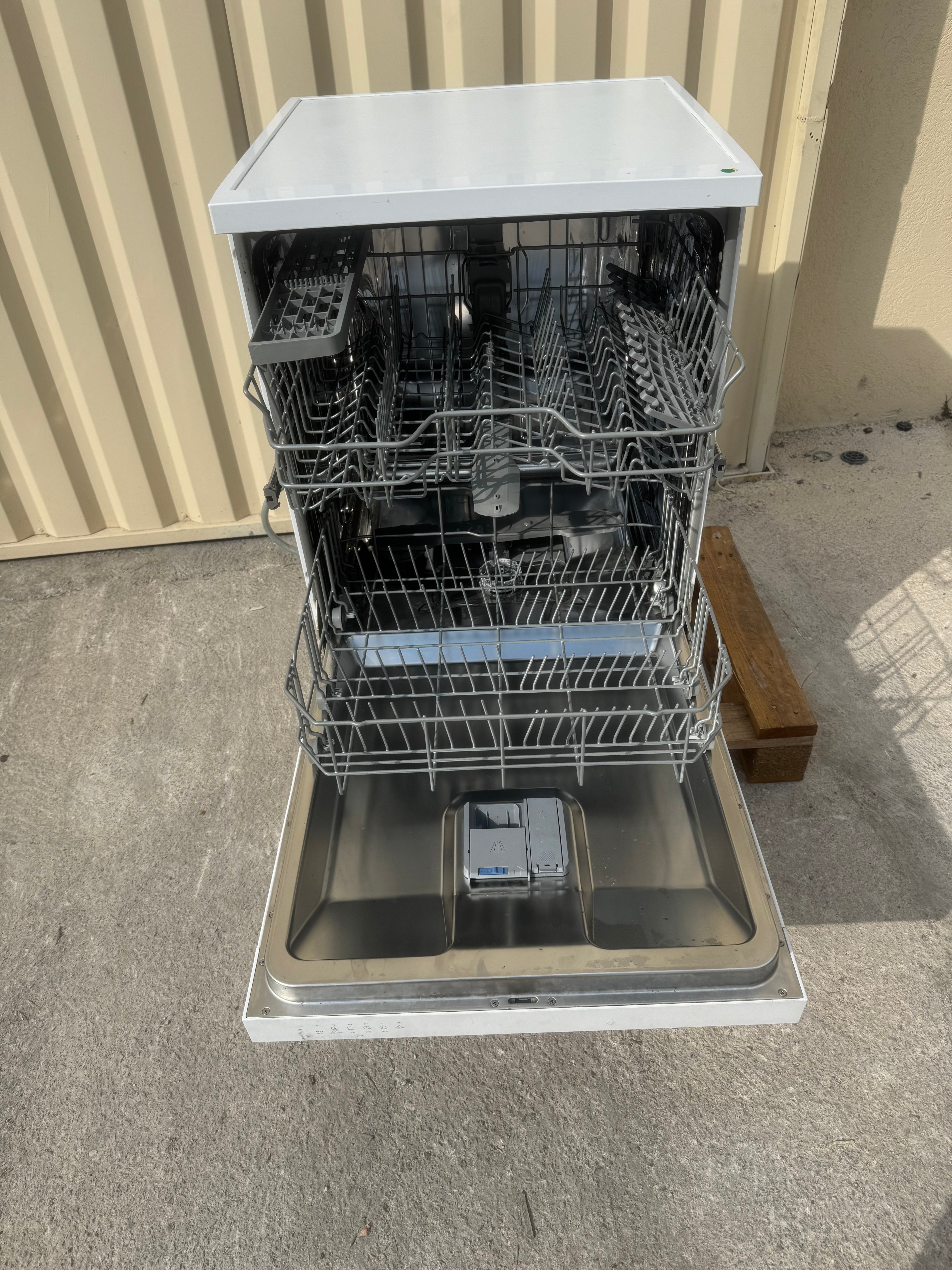 Lave-Vaisselle ESSENTIEL B 14 Couverts GARANTIE 1 AN