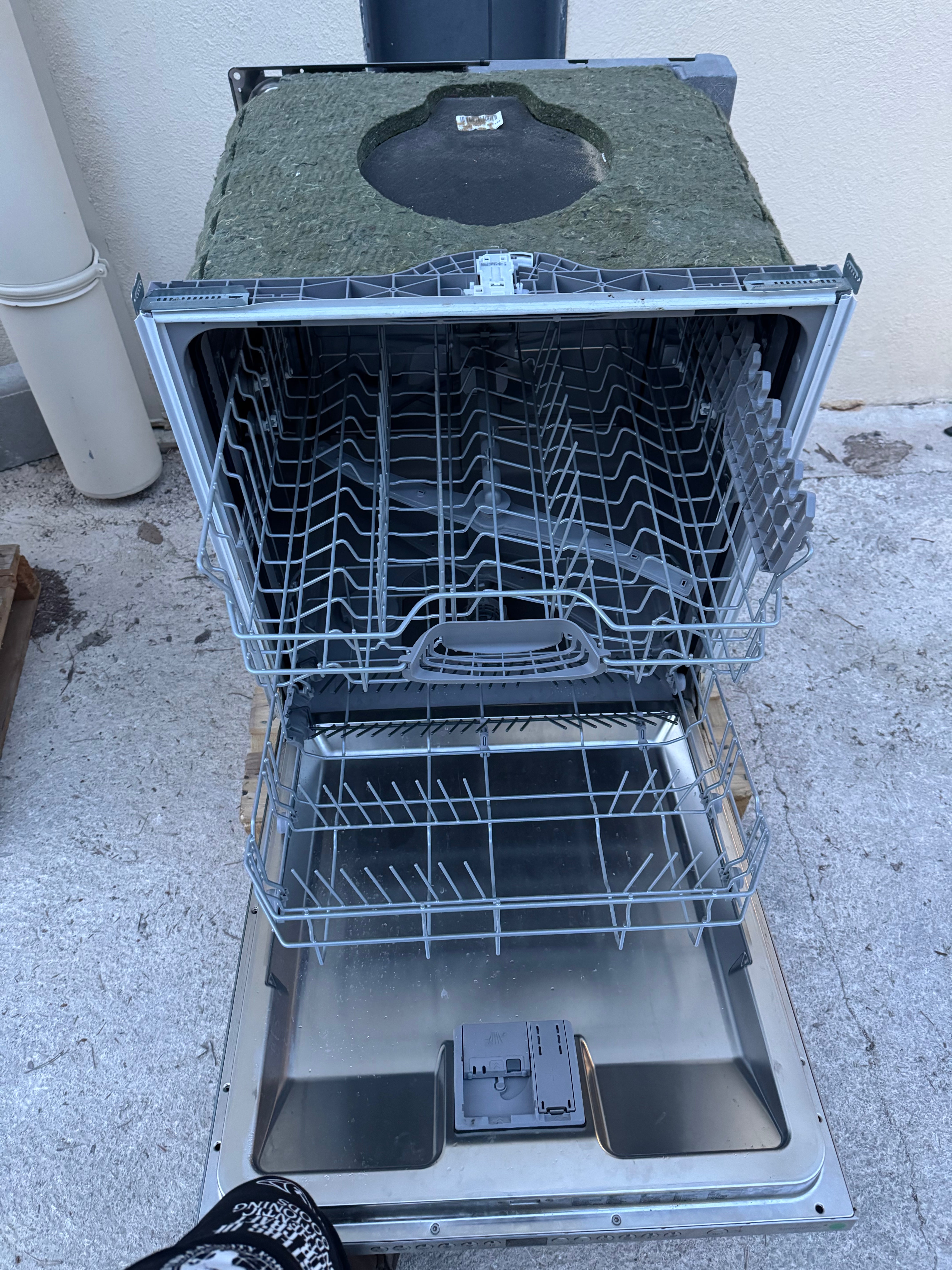 Lave-Vaisselle Encastrable BOSCH    12 Couverts GARANTIE 1 AN