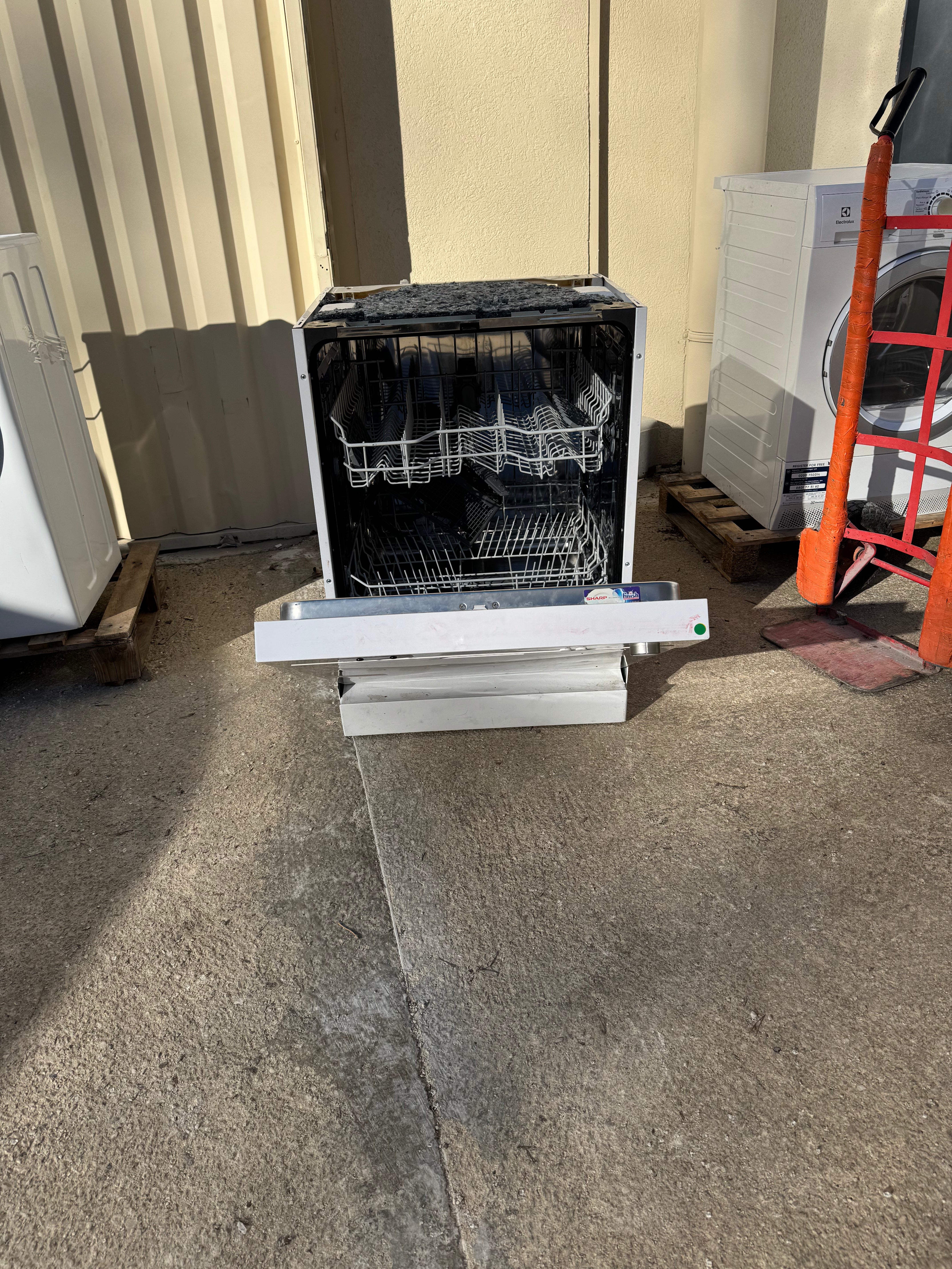 Lave-Vaisselle SHARP 13 Couverts GARANTIE 1 AN