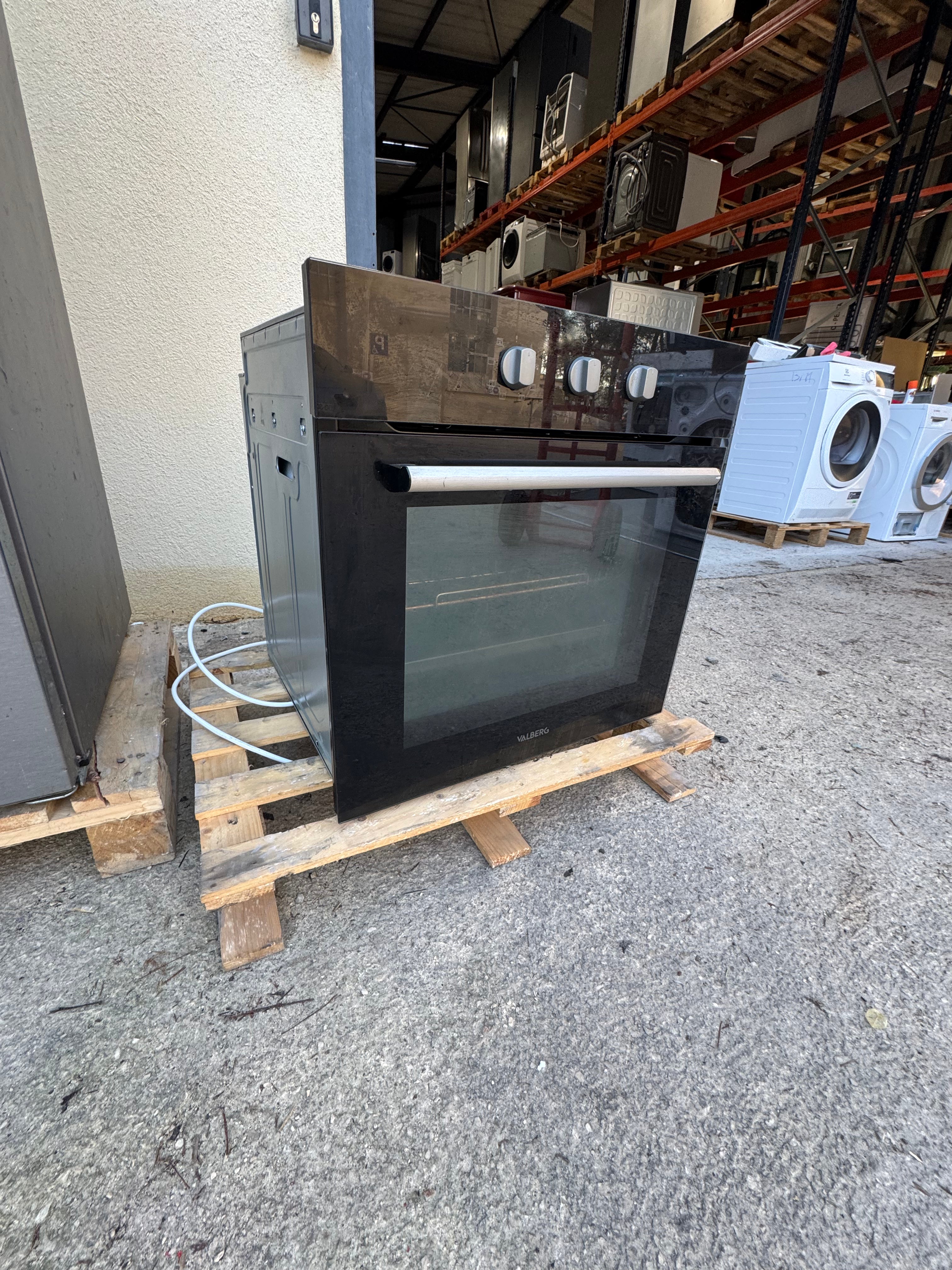 Four Encastrable VALBERG Garantie 1 An