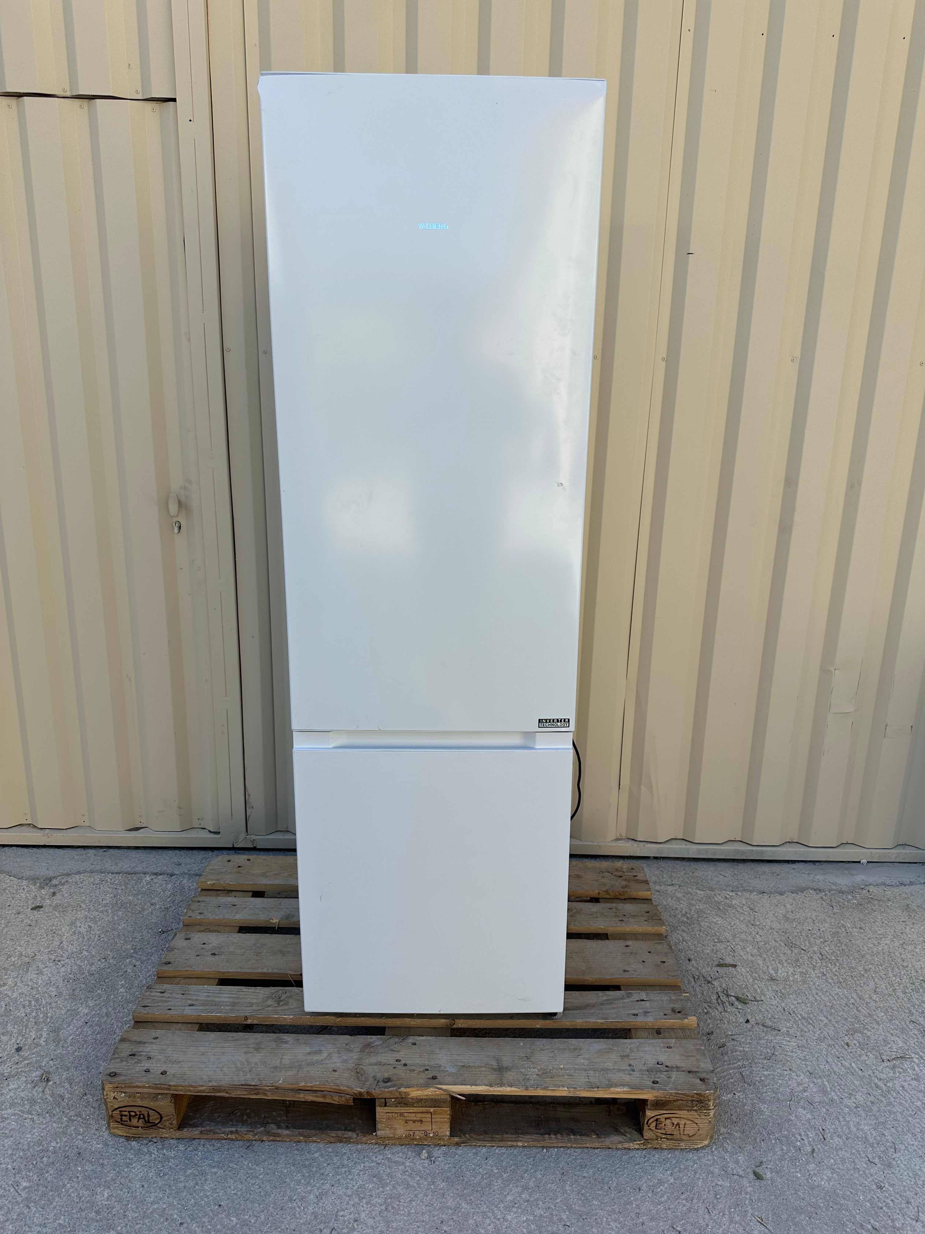 Frigo Combiné VALBERG Neuf ( Avec Défaut d’Aspect ) GARANTIE 1 AN