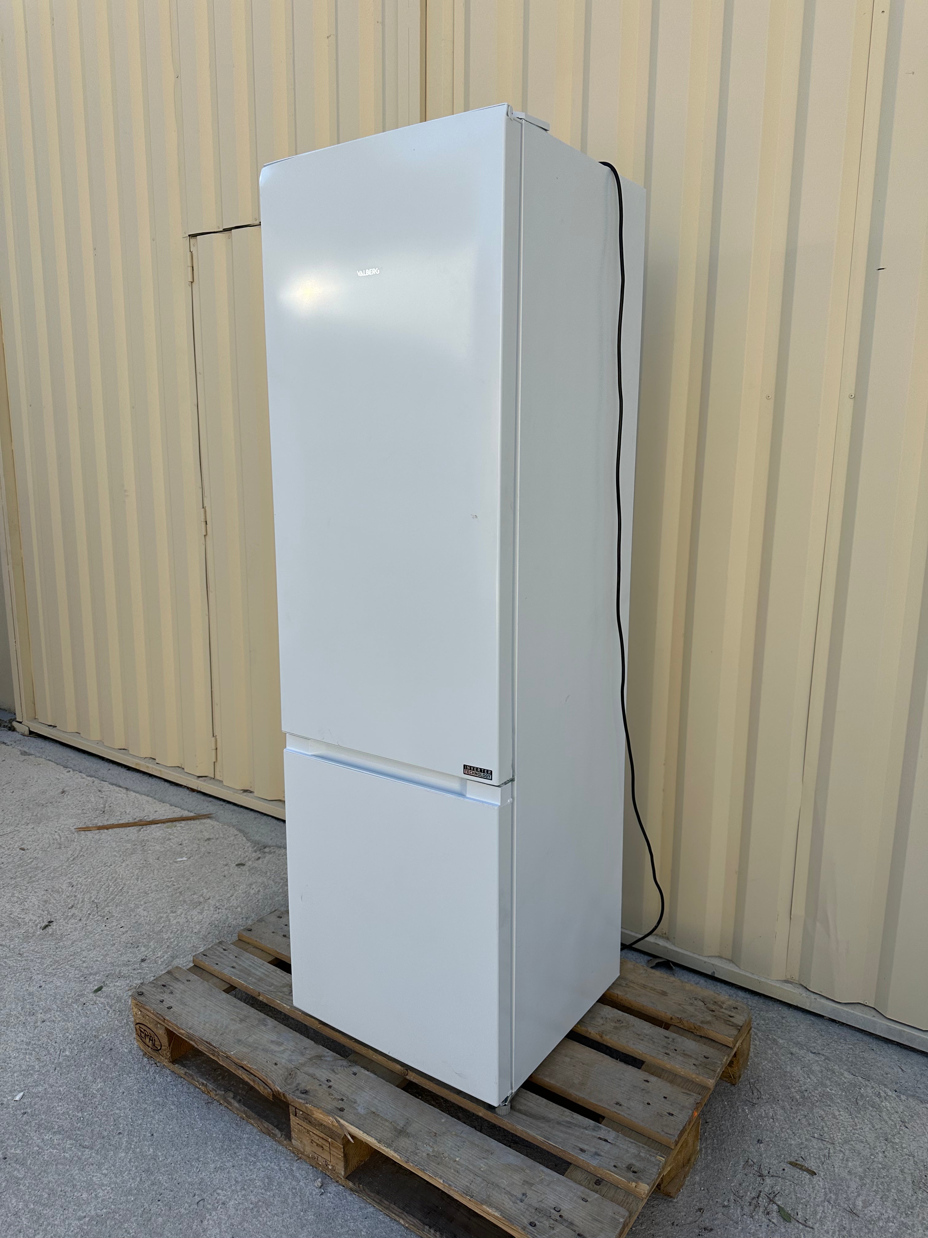 Frigo Combiné VALBERG Neuf ( Avec Défaut d’Aspect ) GARANTIE 1 AN