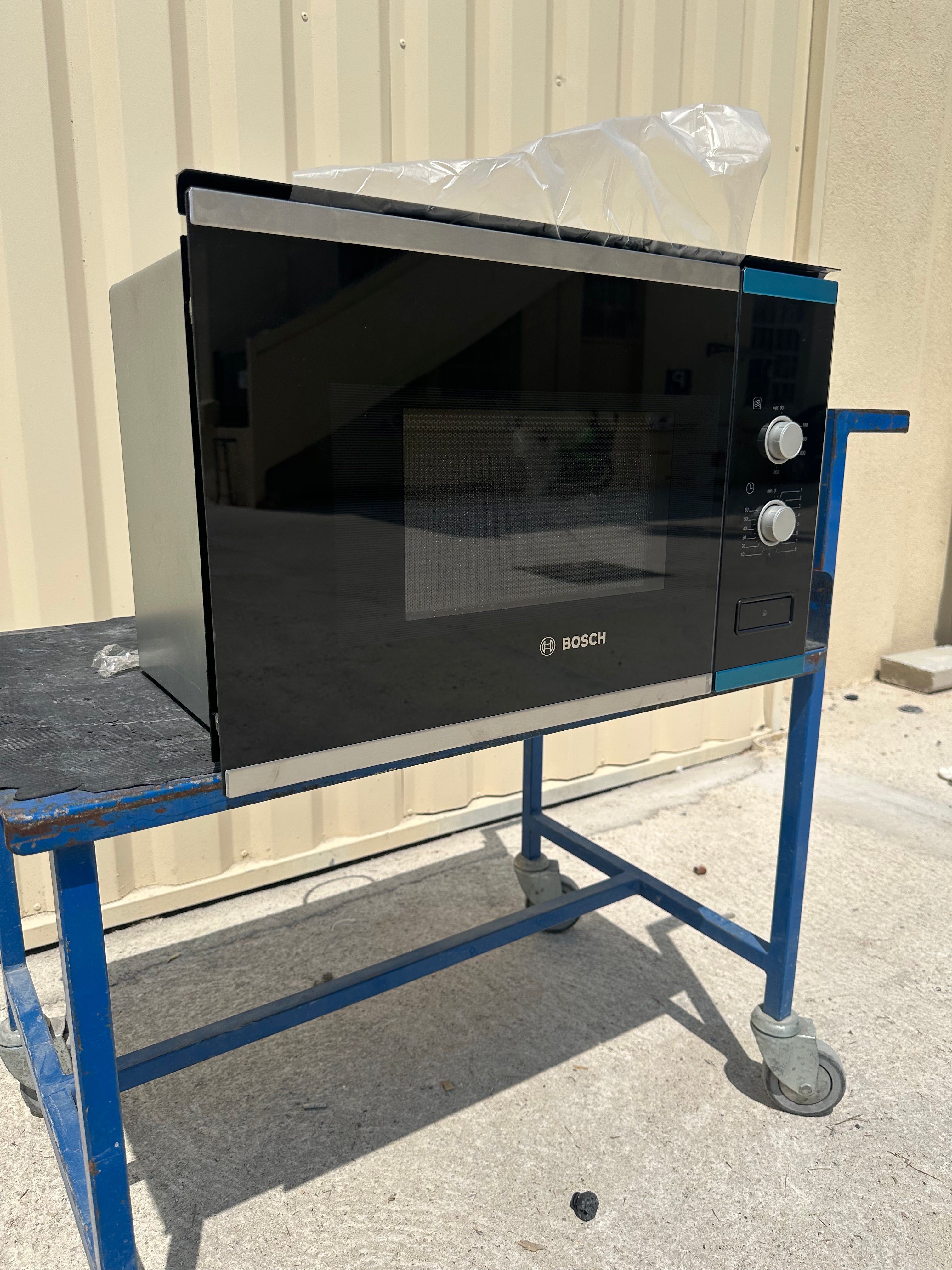 Micro-Onde Encastrable BOSCH Neuf ( Jamais Servi ) GARANTIE 2 ANS