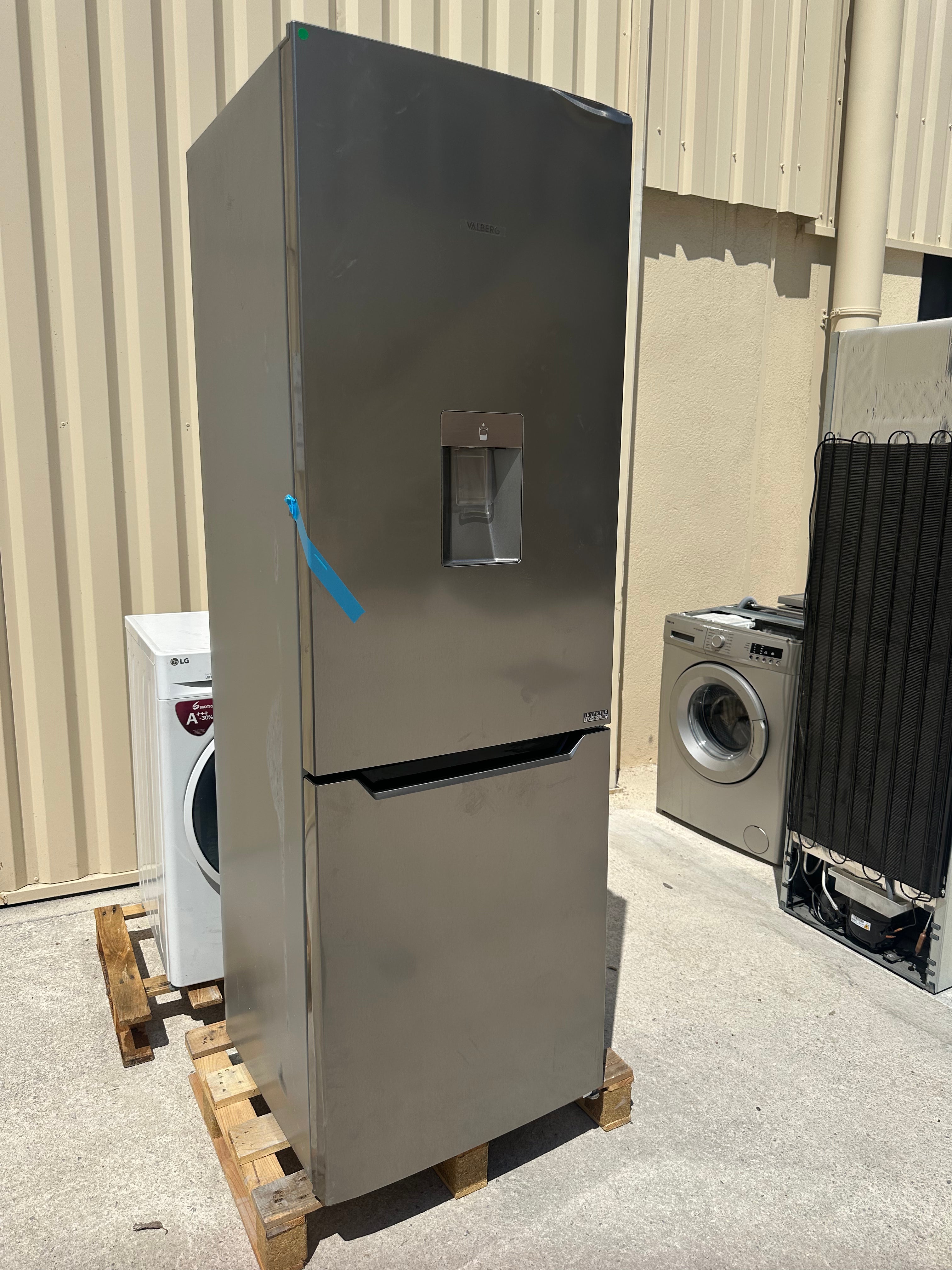 Frigo Combiné VALBERG Froid Ventilé Neuf ( Avec Défaut d’Aspect ) GARANTIE 1 AN