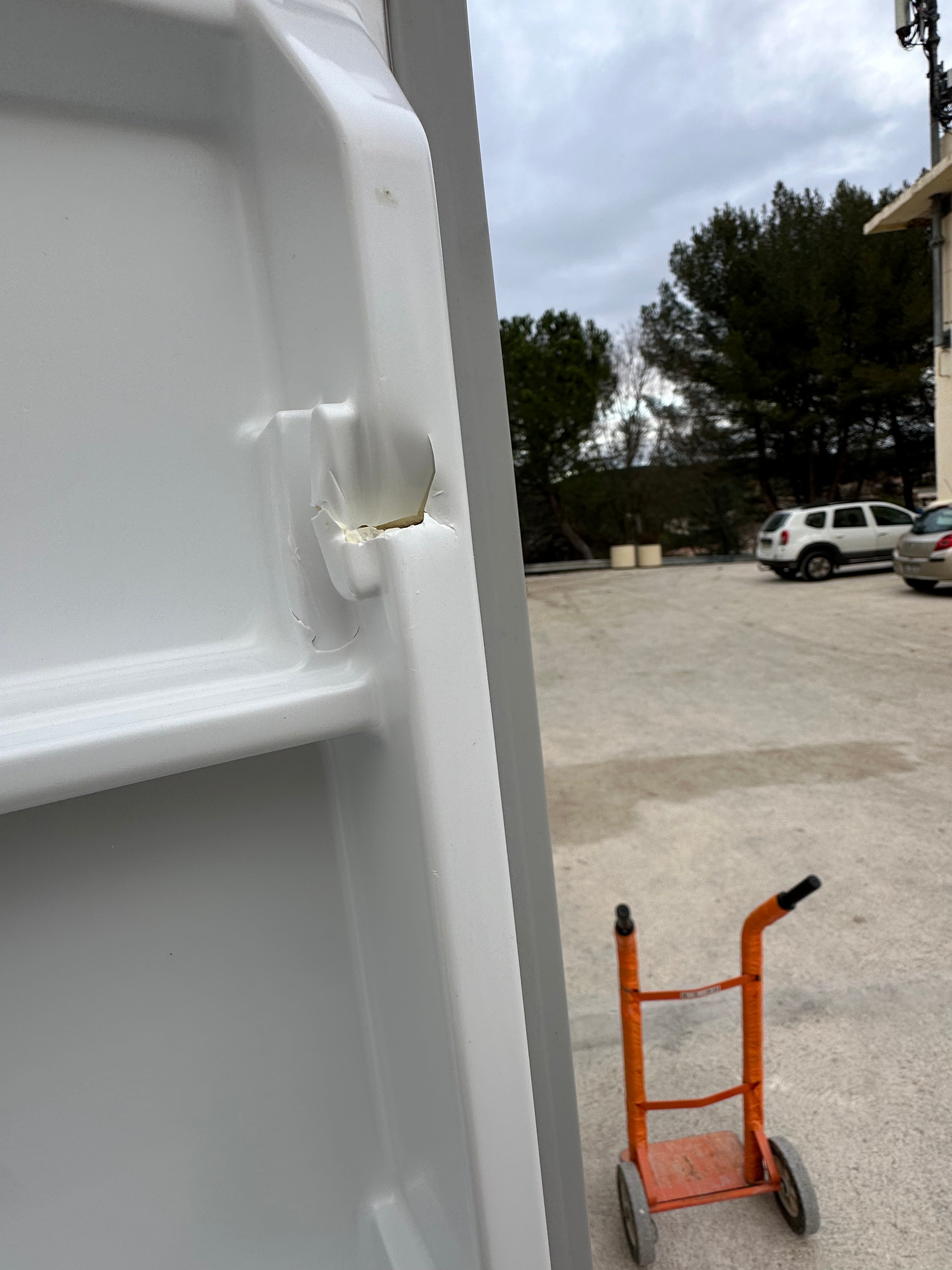 Frigo Simple ESSENTIEL B No Frost NEUF ( Avec Défaut d’Aspect ) GARANTIE 1 AN