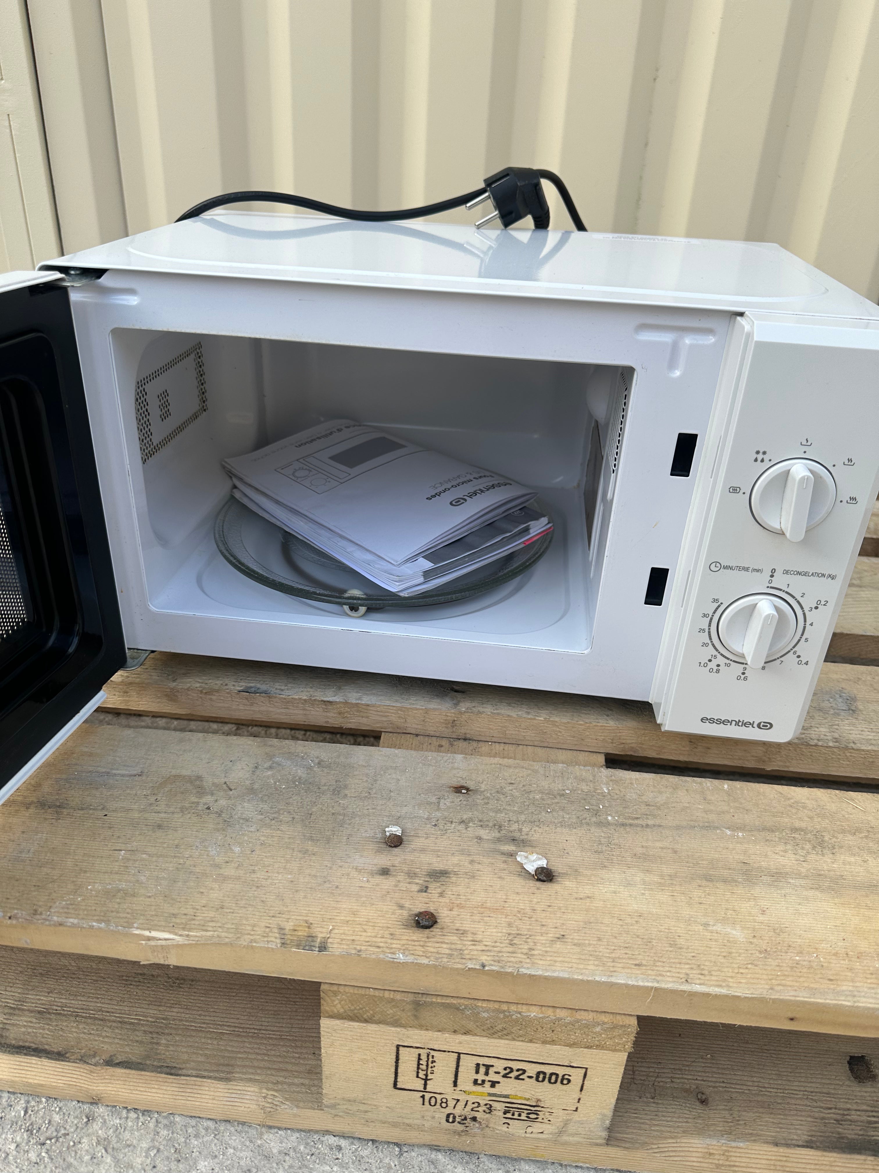 Micro-Ondes ESSENTIEL B Garantie 6 Mois