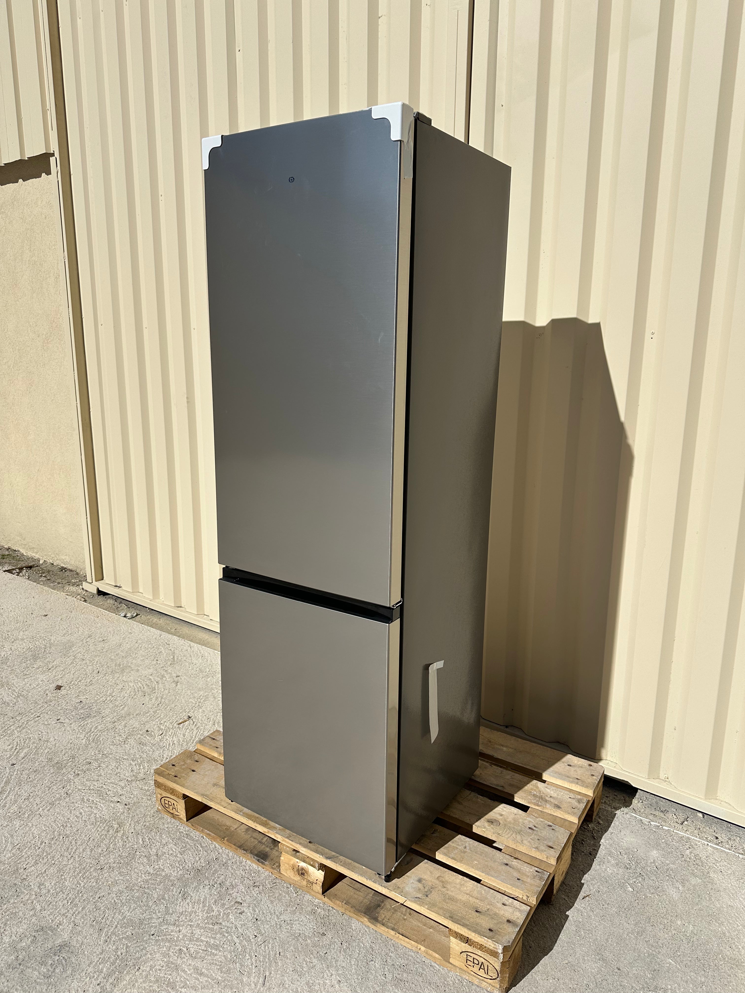 Frigo Combiné ESSENTIEL B Froid Ventilé NEUF ( Avec Défaut d’Aspect ) GARANTIE 1 AN