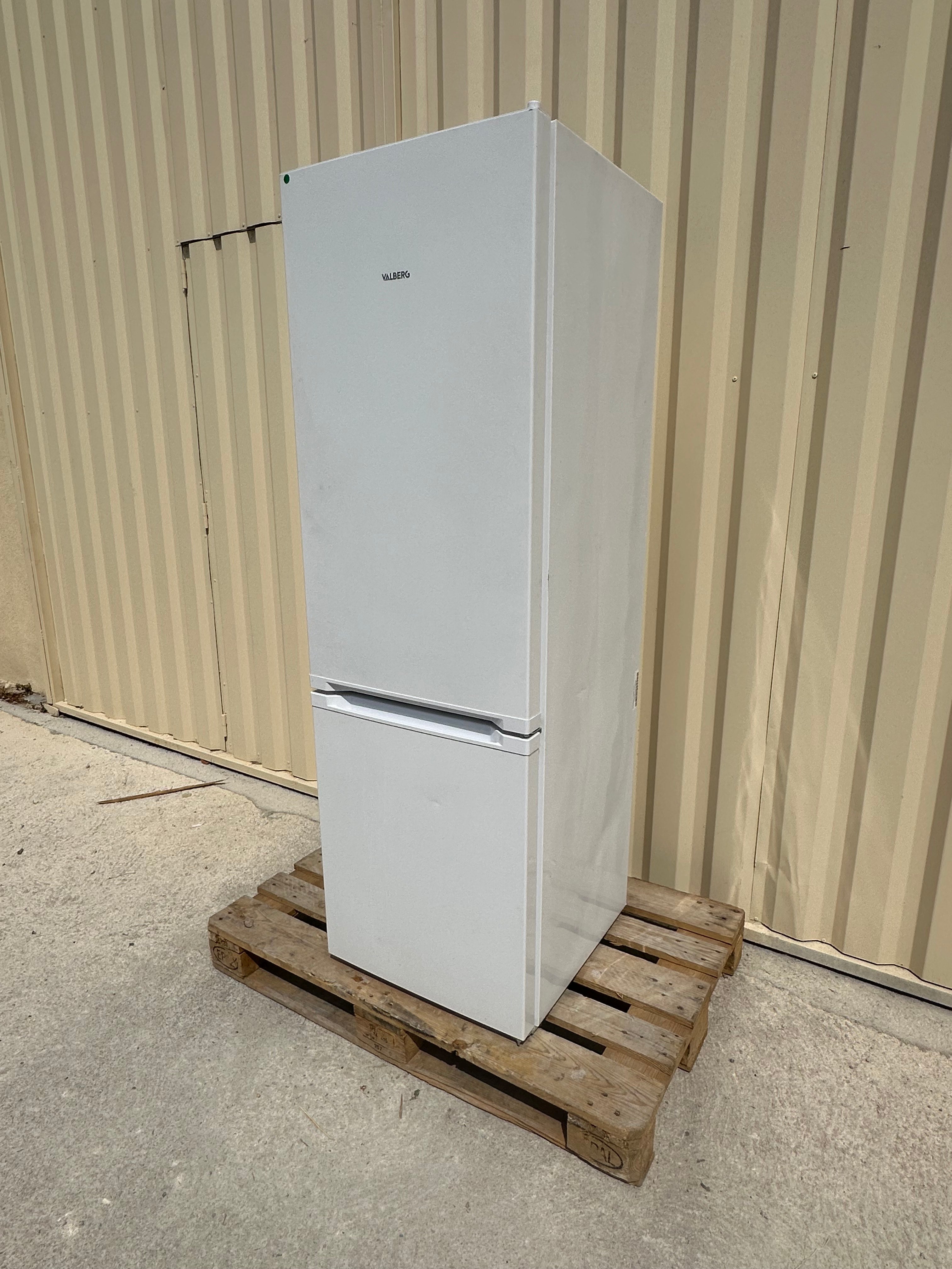 Frigo combiné VALBERG Garantie 1 An
