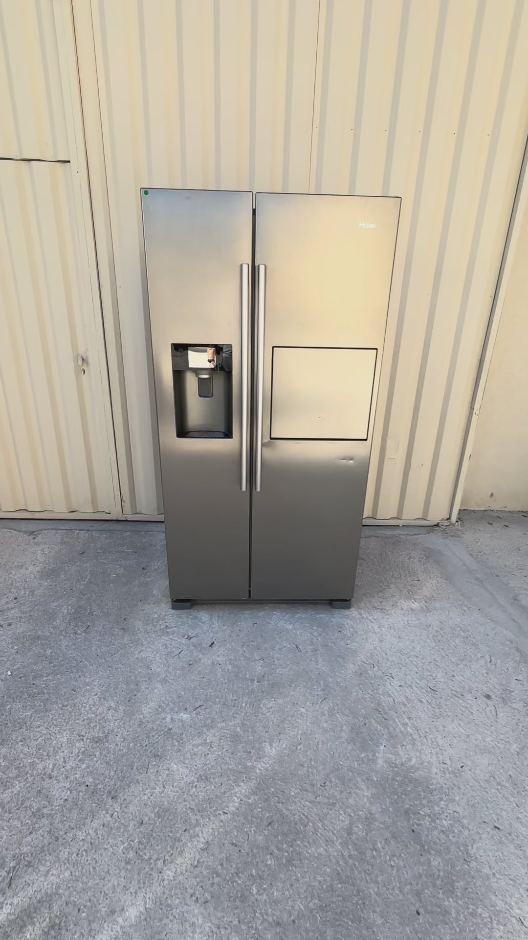 Charger la vidéo : Frigo Américain HAIER Avec Distributeur d’Eau Fraîche et Glaçons GARANTIE 1 AN