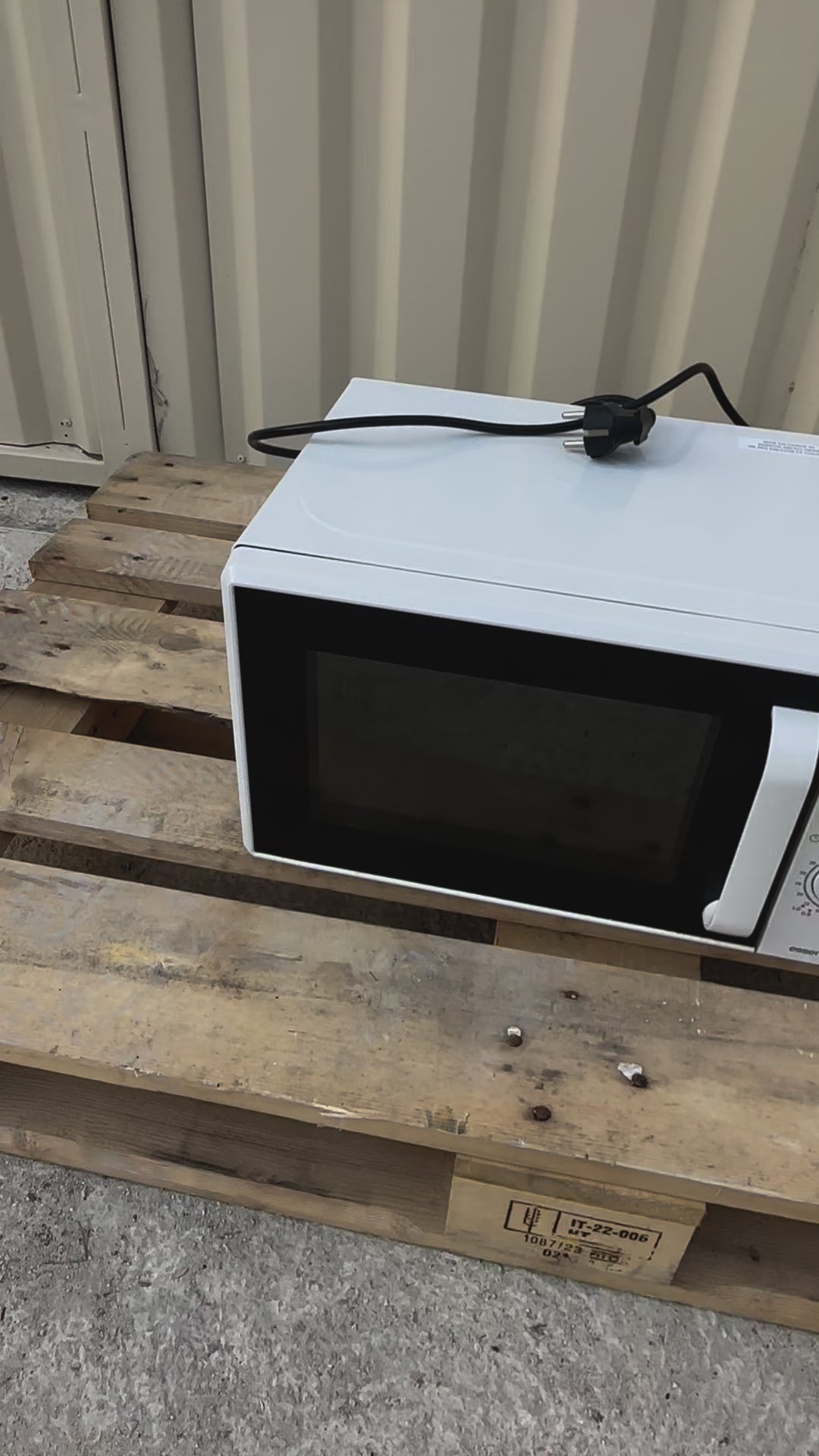 Charger la vidéo : Micro-Ondes ESSENTIEL B Garantie 6 Mois