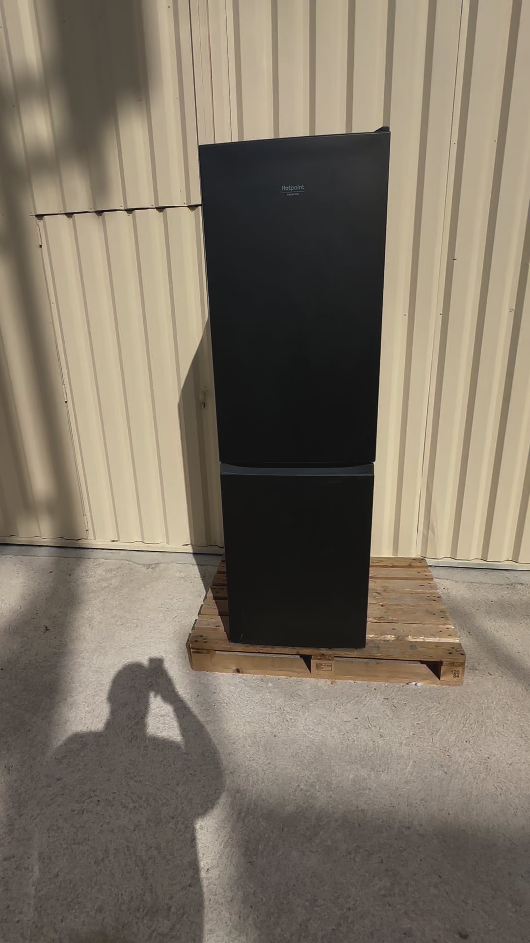 Charger la vidéo : Frigo Combiné HOTPOINT-ARISTON No Frost GARANTIE 1 AN
